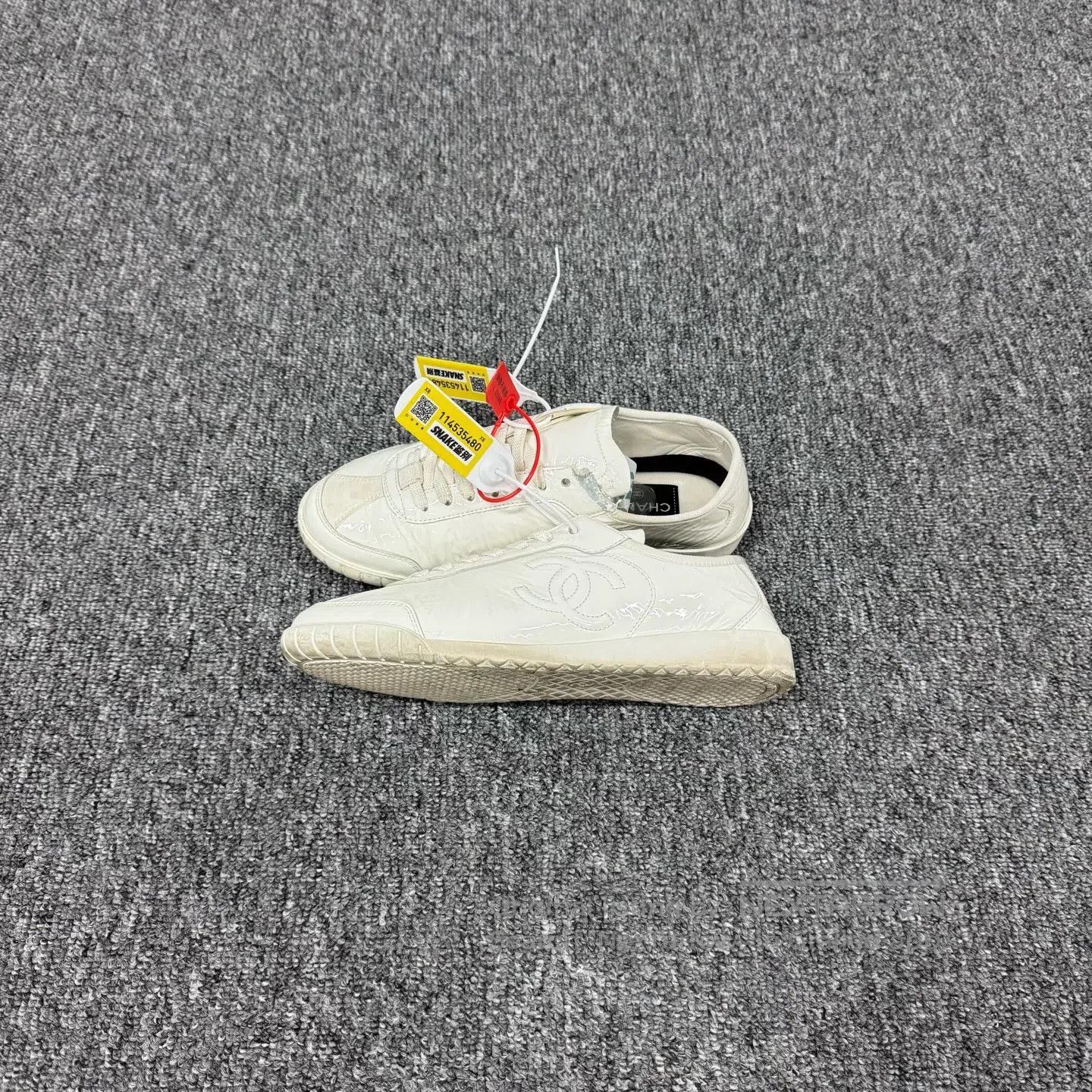Other Chanel White shoes with a double C logo and a thin sole – Size US 6.5 / IT 36.5 - 2 Thumbnail