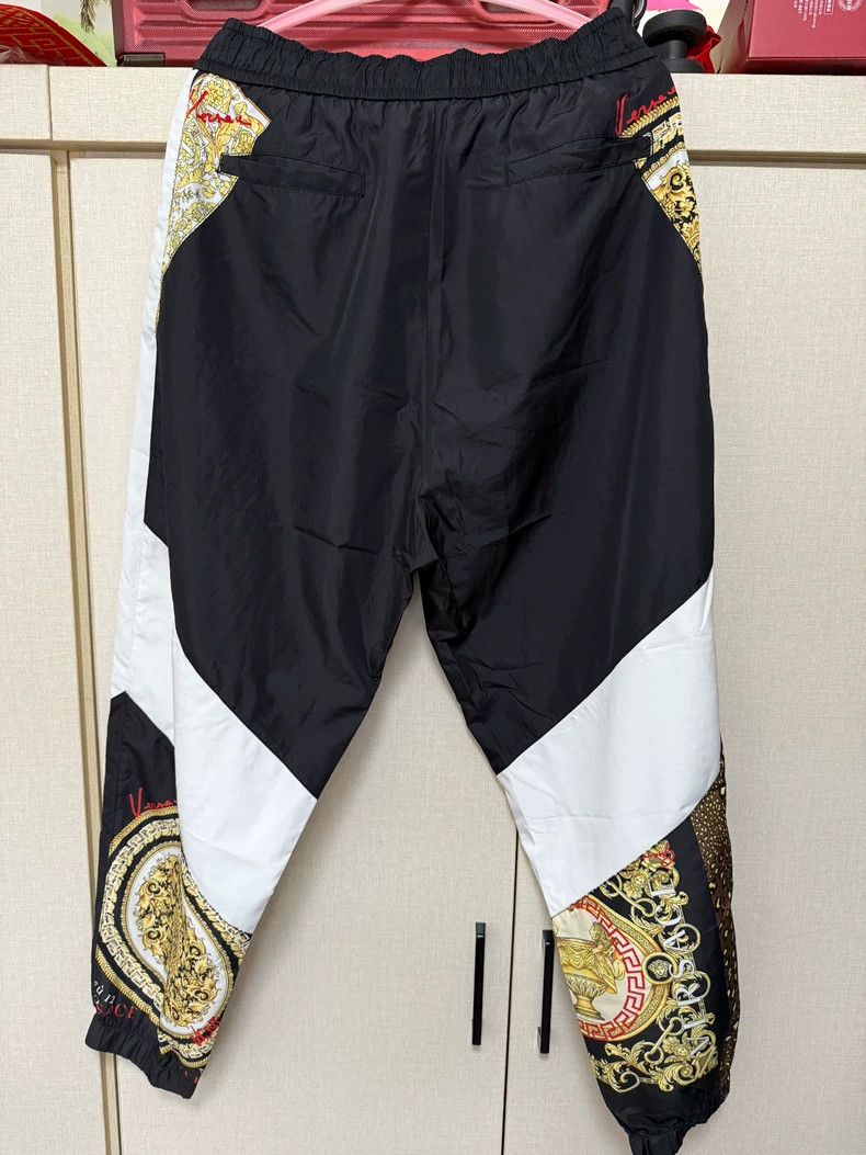 Versace Versace Black and gold printed athleptic pants Size US 34 / EU 50 - 2 Thumbnail