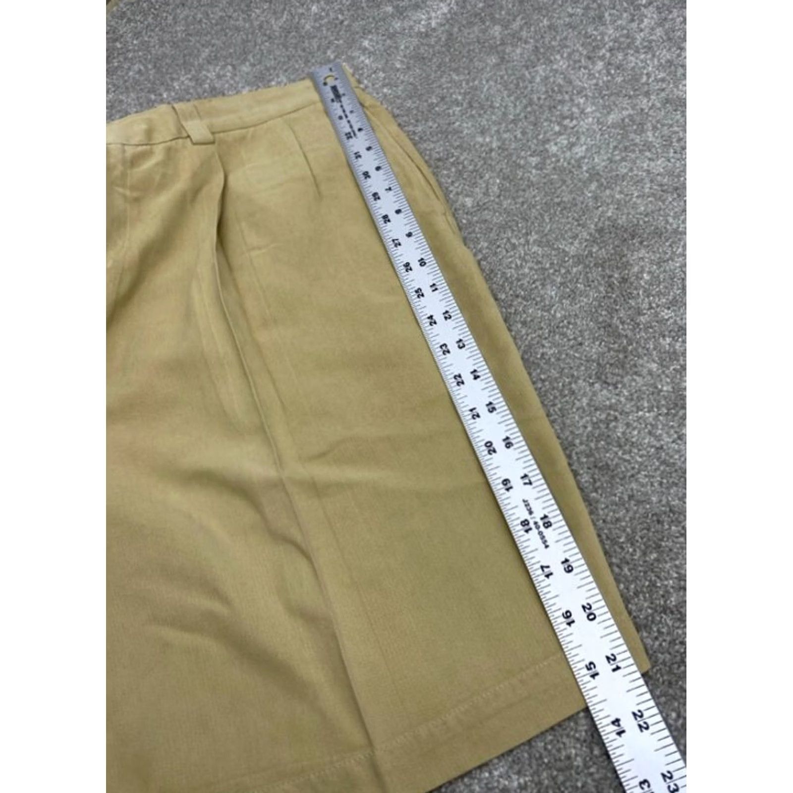 Tommy Bahama Tommy Bahama Silk Chino Shorts Mens 40 Beige 100% Silk Pleated Front 4731 Size US 40 / EU 56 - 7 Thumbnail