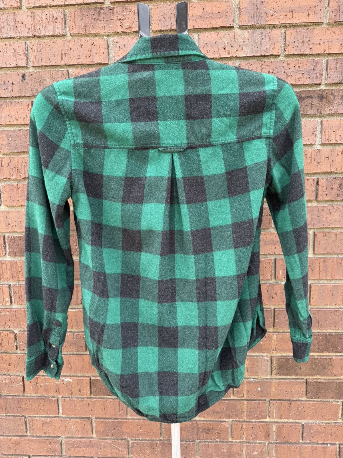 American Eagle Outfitters American Eagle Green & Black Plaid Flannel Shirt Boyfriend Size XS / US 0-2 / IT 36-38 - 5 Thumbnail