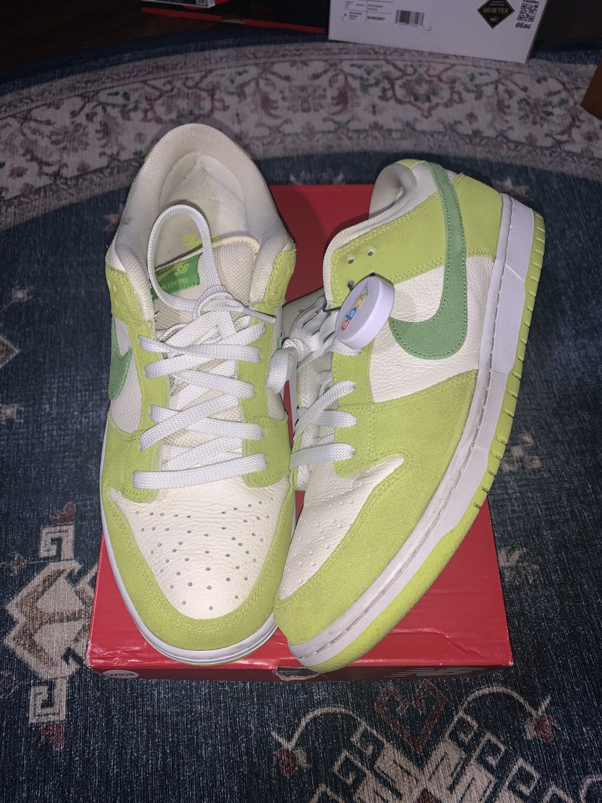 Nike 2022 Nike Sb Dunk Low Green Apple Size US 11.5 / EU 44-45 - 1 Thumbnail