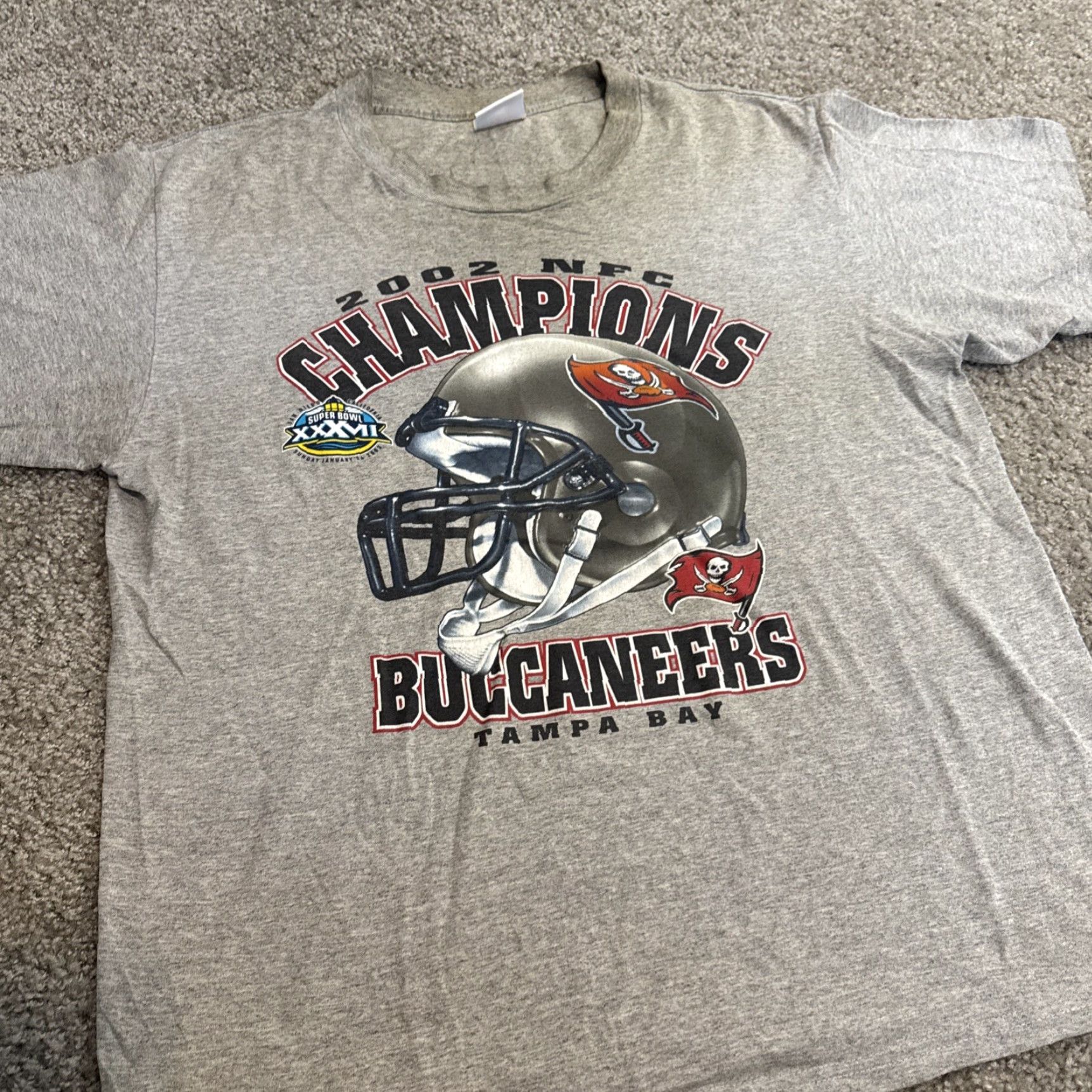 NFL VINTAGE Tampa Bay Buccaneers NFL Football T-Shirt XL Gray Men’s XL? Size US XL / EU 56 / 4 - 3 Thumbnail