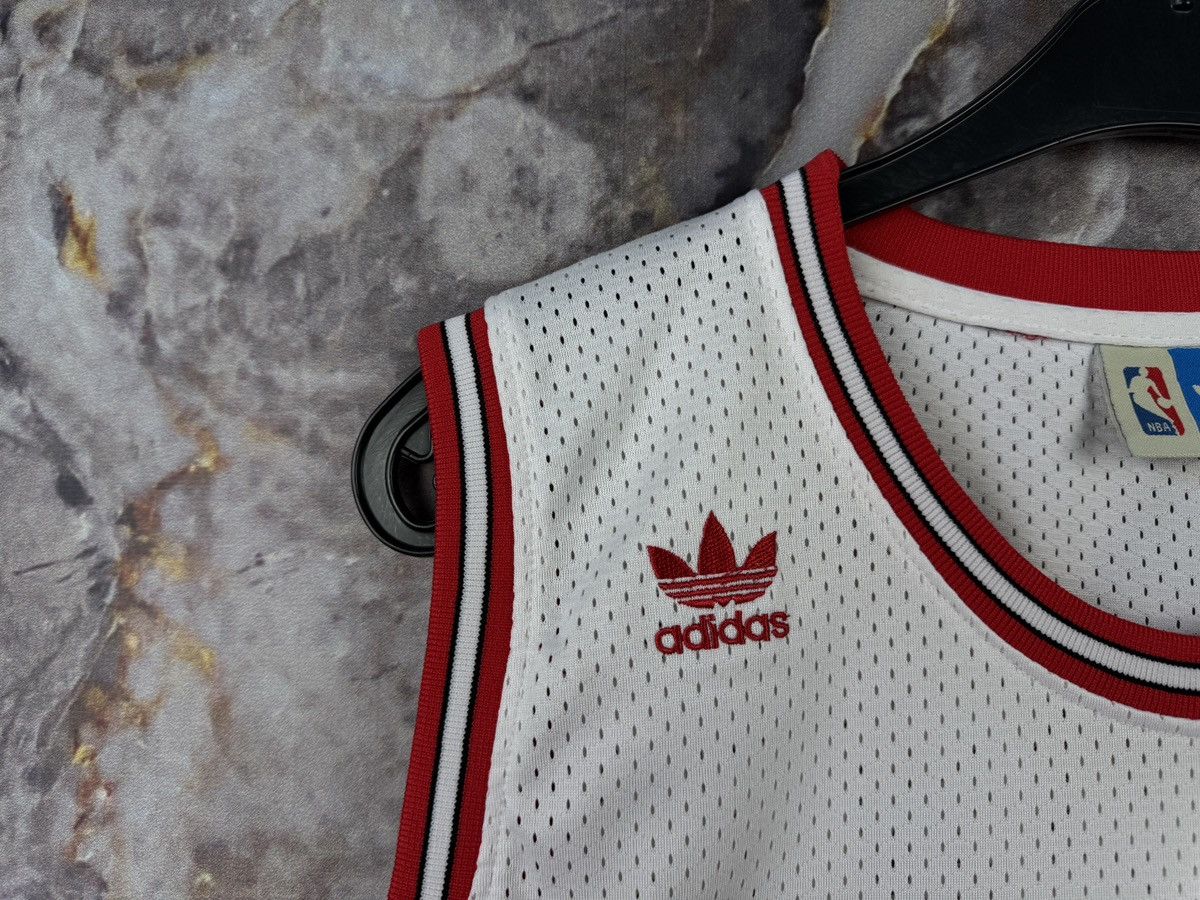 Adidas Adidas NBA Bulls Scottie Pippen #33 Jersey XL Vintage Size US XL / EU 56 / 4 - 9 Thumbnail