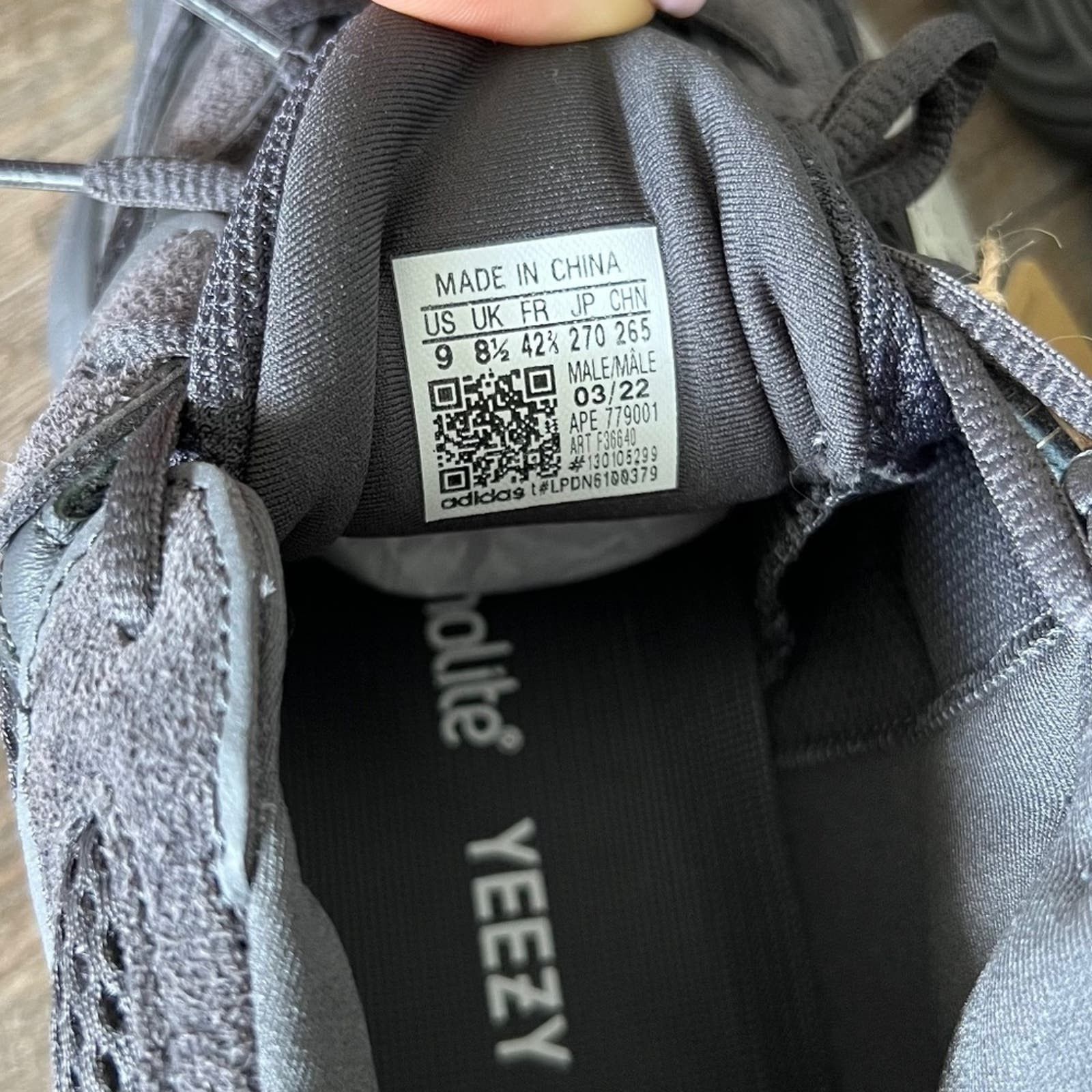 Adidas New! YEEZY 500 black sneakers, Authentic Size US 9 / IT 39 - 9 Thumbnail