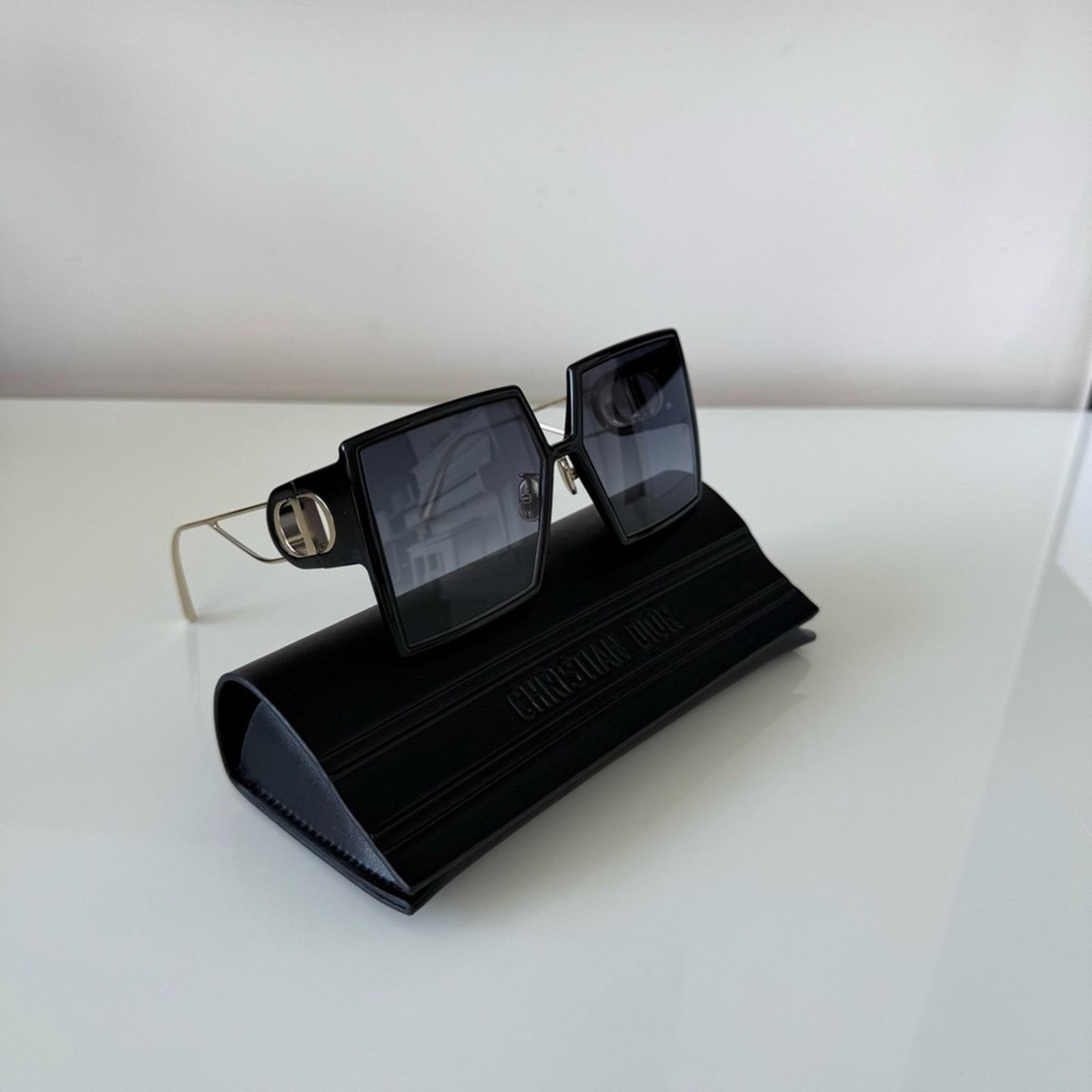 Dior NEW!!! CHRISTIAN DIOR Sunglasses 30Montaigne SU 12A1 630$ Size ONE SIZE - 11 Thumbnail