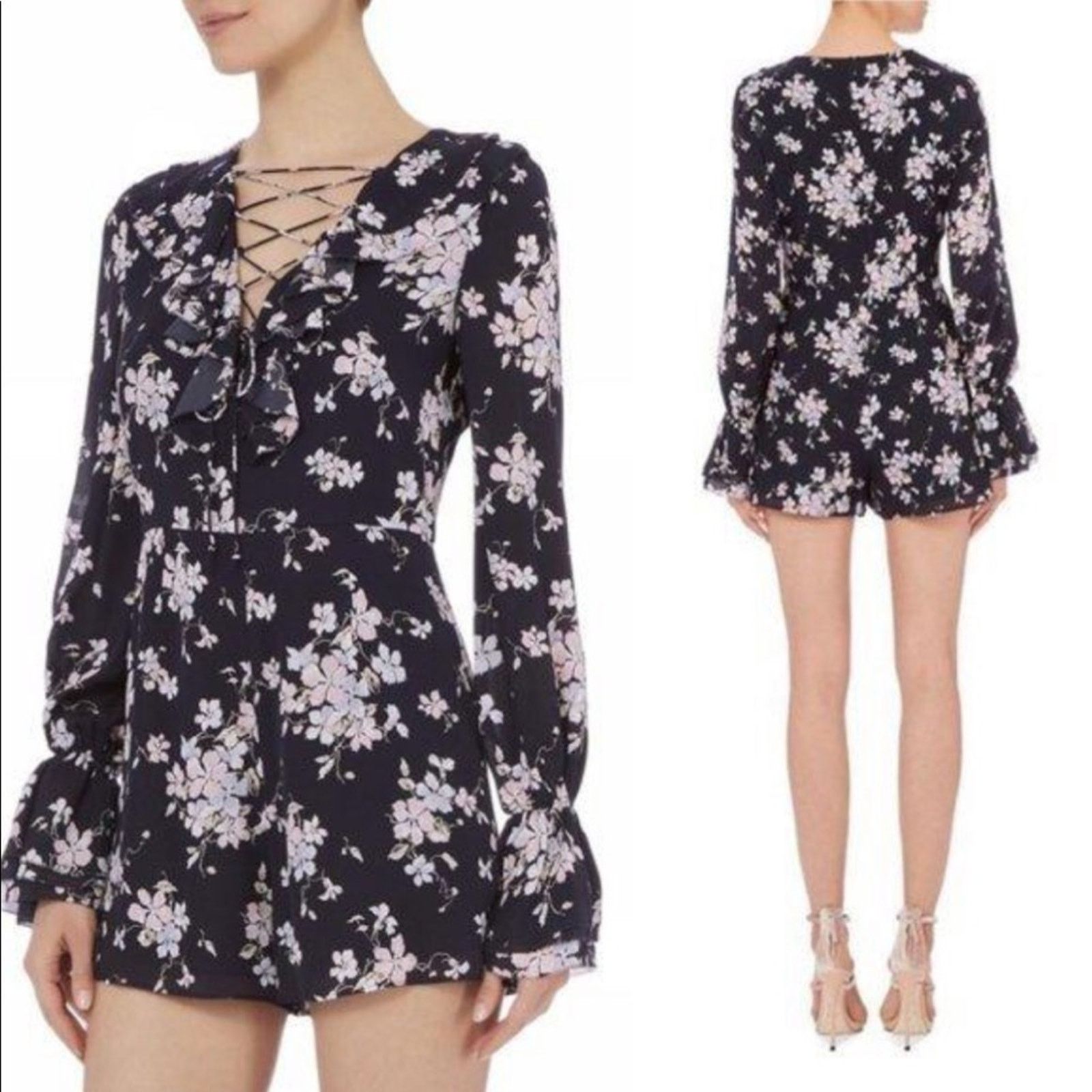 Nordstrom NEW INTERMIX Revolve Navy White Ruffle Shorts Floral Romper Size 27" / US 4 / IT 40 - 9 Thumbnail