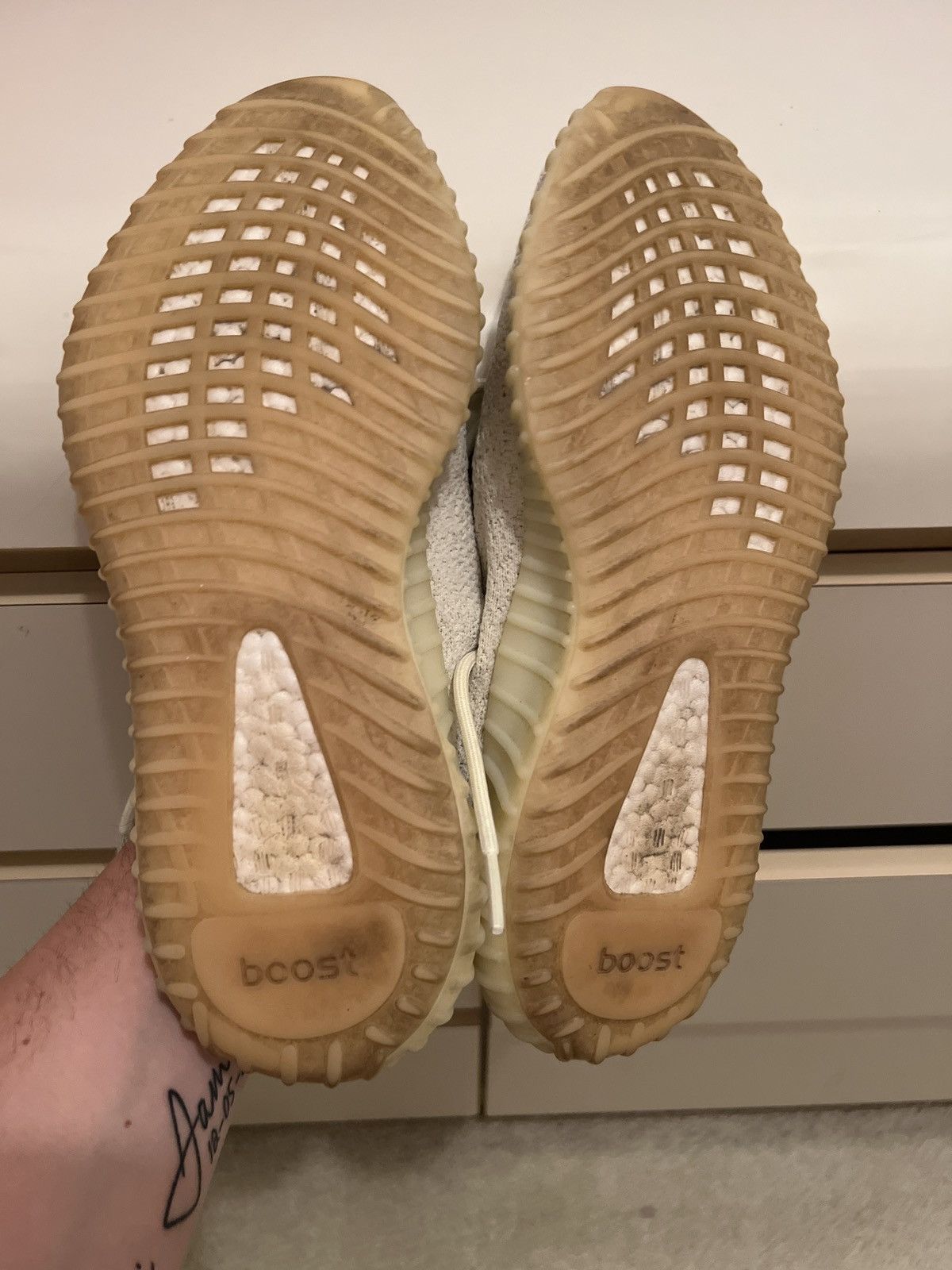 Adidas Yeezy Boost 350 V2 Size US 9.5 / EU 42-43 - 6 Thumbnail