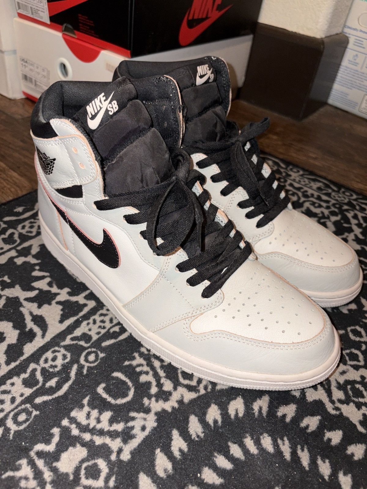Jordan 1 Retro High OG Defiant SB