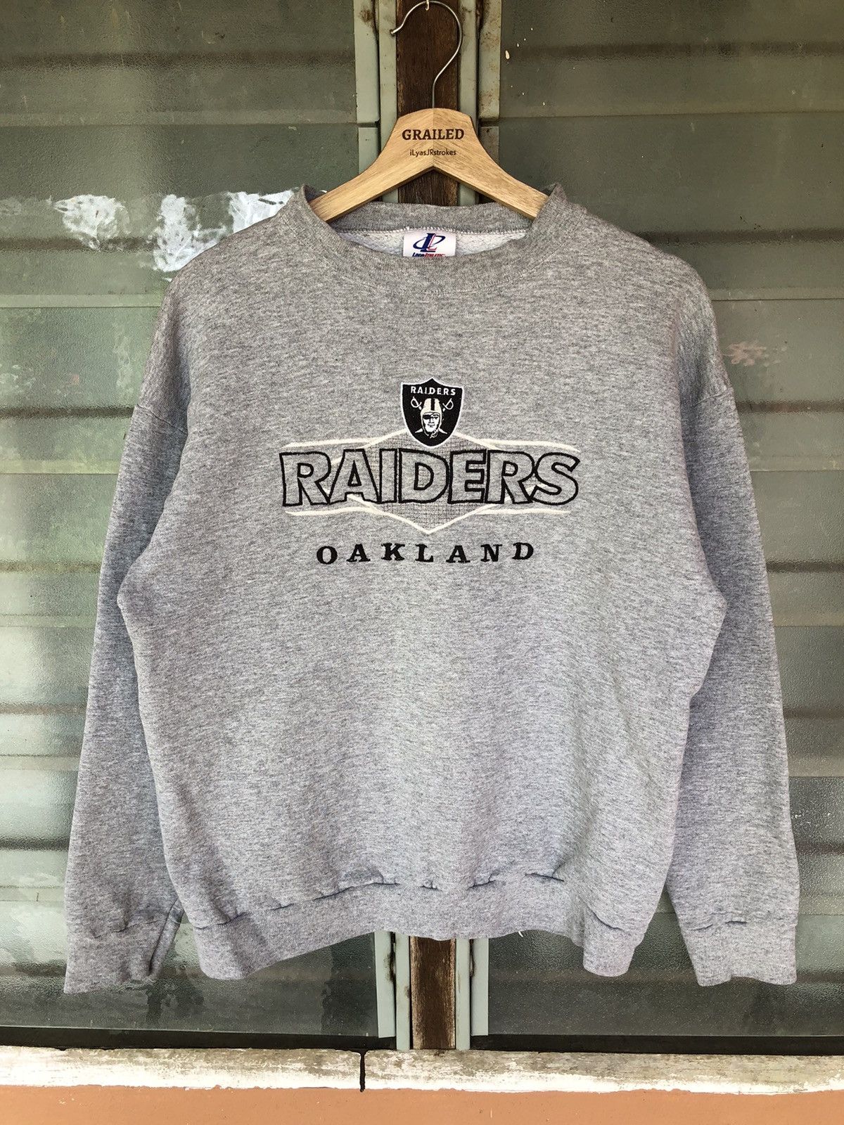 NFL × Vintage Vintage Oakland Raiders Embroidered Sweatshirt Size US M / EU 48-50 / 2 - 1 Thumbnail