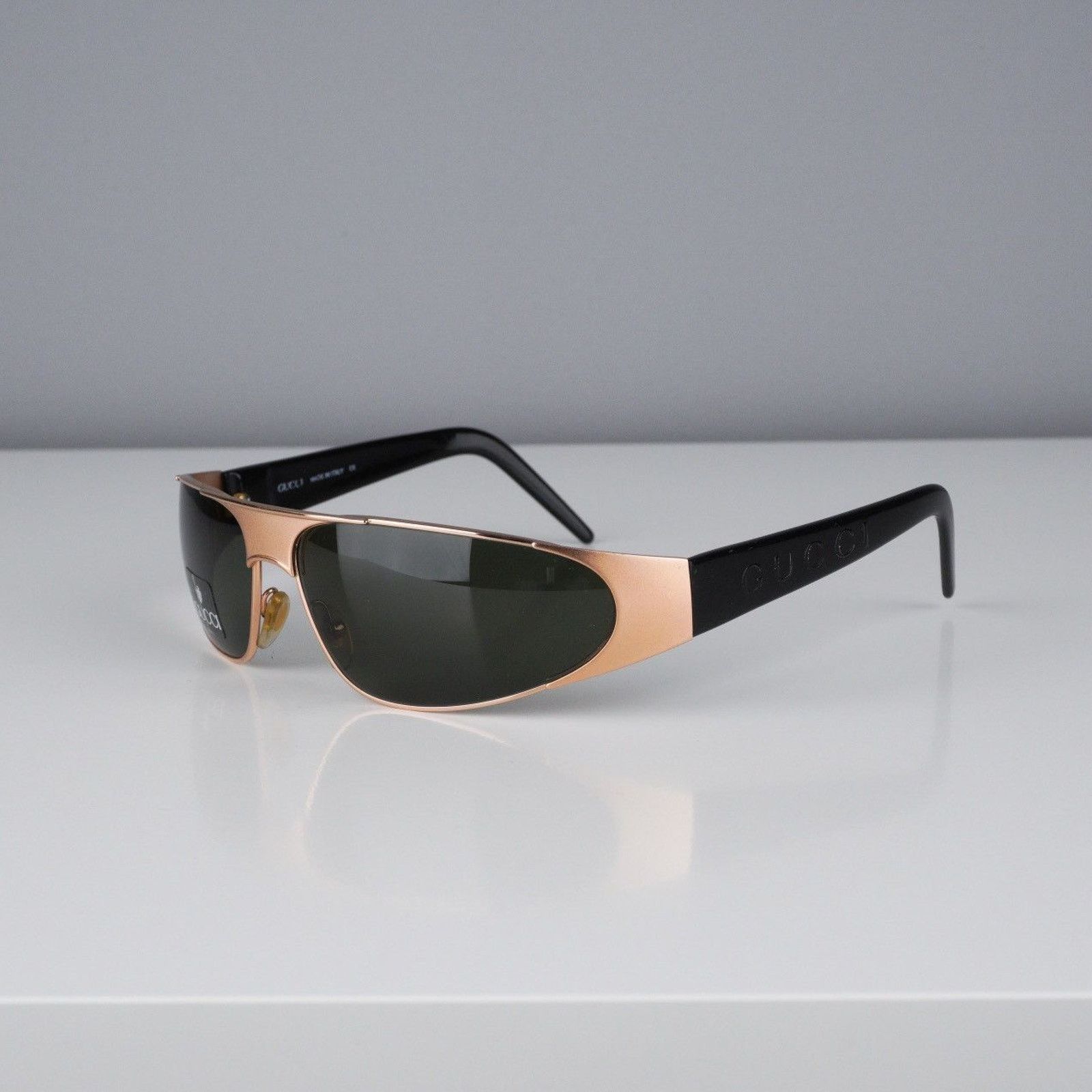 Gucci Vintage 90s gucci gold black logo mask sunglasses Size ONE SIZE - 1 Thumbnail
