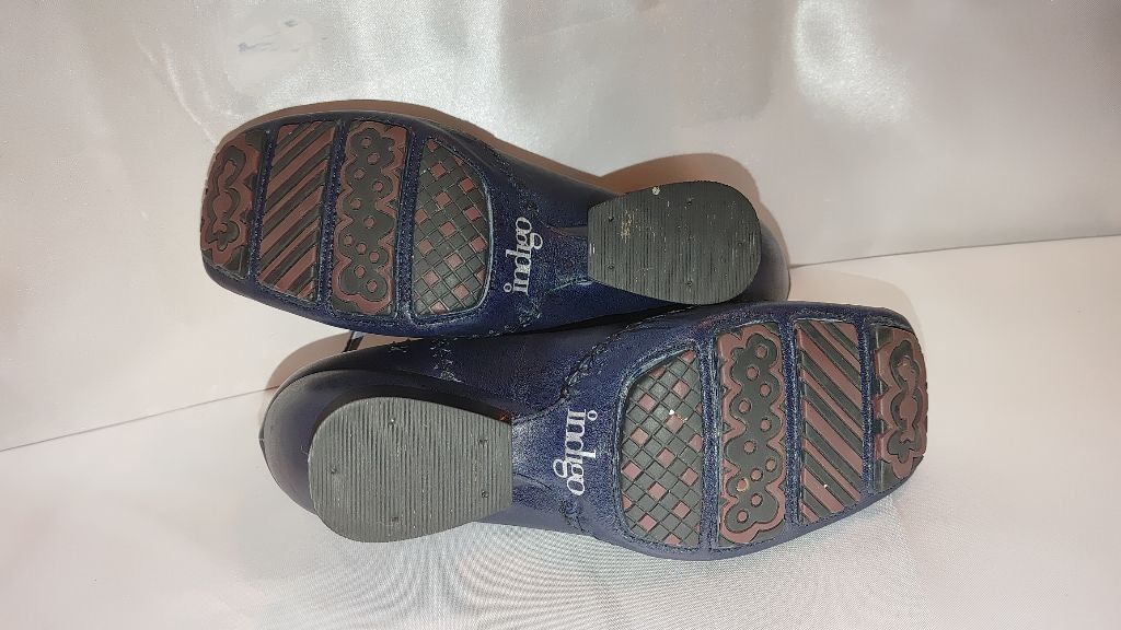 Indigo Indigo Mary Janes Size 9M Size US 9 / IT 39 - 9 Thumbnail