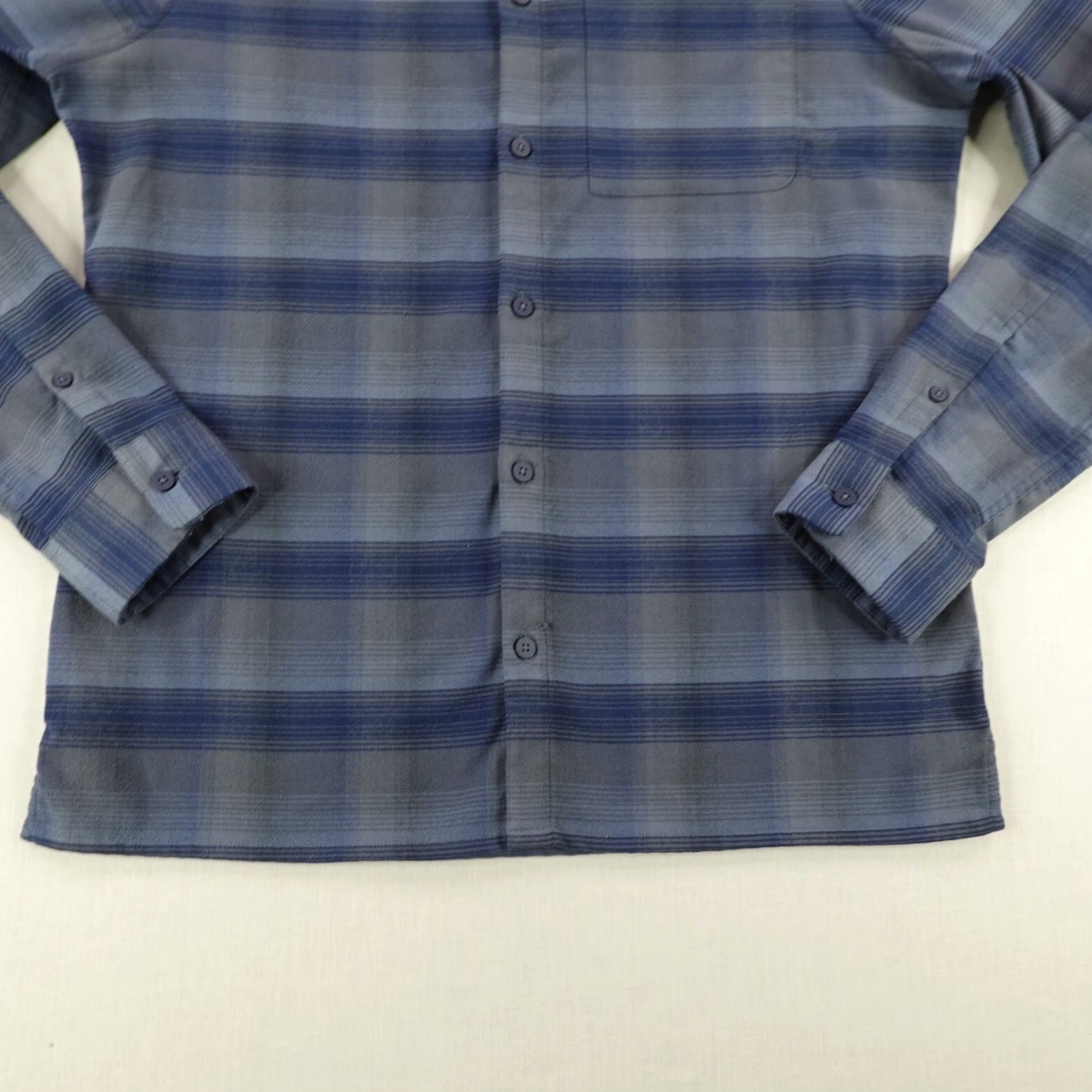 Lululemon Lululemon Shirt Mens Medium Blue Gray Plaid Masons Peak Flannel Button Up Work Size US M / EU 48-50 / 2 - 4 Thumbnail