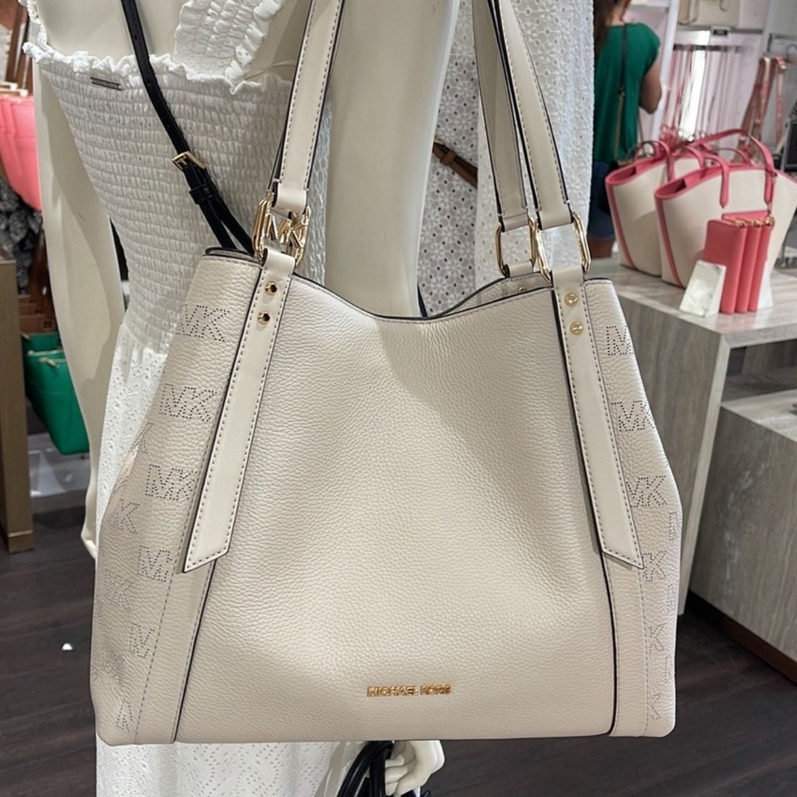 Michael Kors Michael Kors Size ONE SIZE - 14 Thumbnail