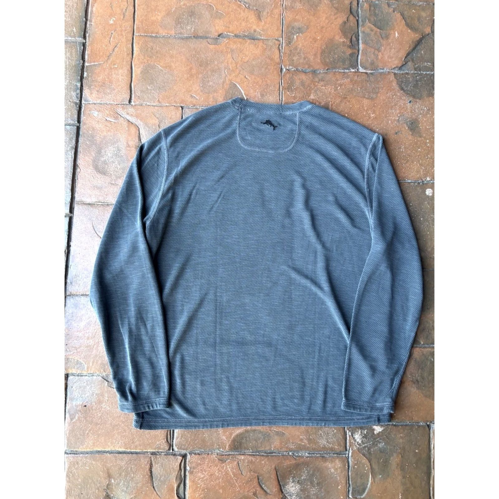 Tommy Bahama Tommy Bahama CoolMax Thermal Shirt Mens XL Grey Long Sleeve Crewneck Modal Polyester Lightweight Moisture Wicking Quick Dry Logo Autumn Winter Size US XL / EU 56 / 4 - 3 Thumbnail