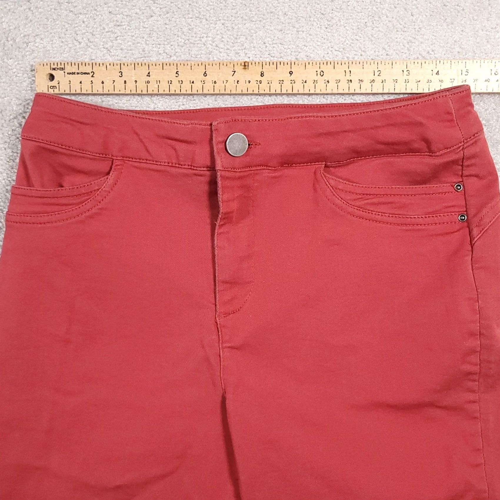 Vintage Christopher & Banks Capri Pants Women's 4 Red Stretch Crop Casual Mid-Rise Pants Capris Womens Regular Red Stretch Capri 4 Midwest? Size 27" / US 4 / IT 40 - 5 Thumbnail