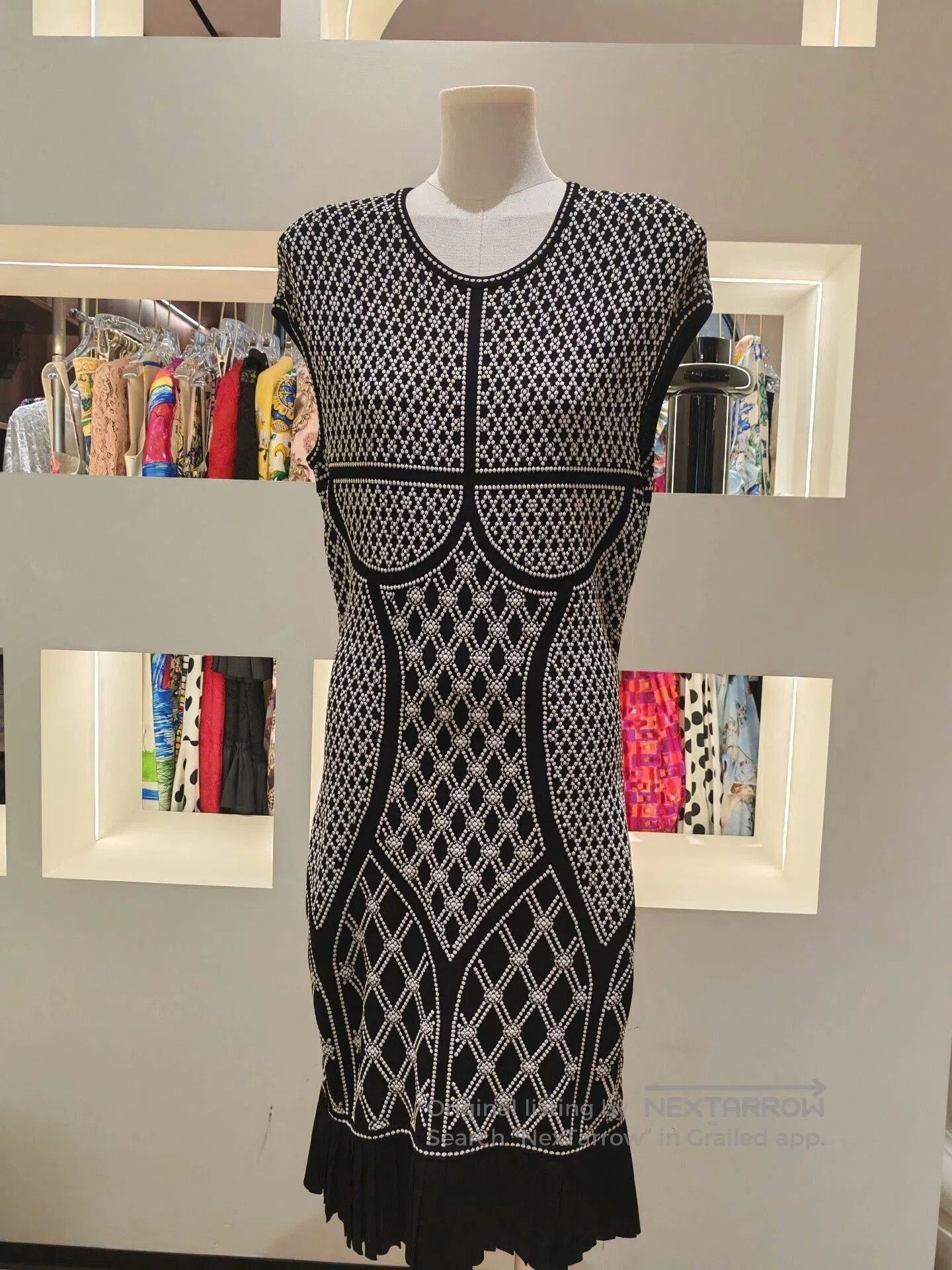 Alexander McQueen Alexander McQueen Heavy Work Dress M. Size M / US 6-8 / IT 42-44 - 1 Thumbnail