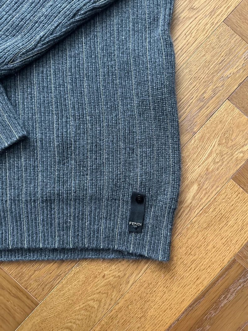 Fendi Fendi Pure cashmere + gold thread knit sweater Size US M / EU 48-50 / 2 - 3 Thumbnail