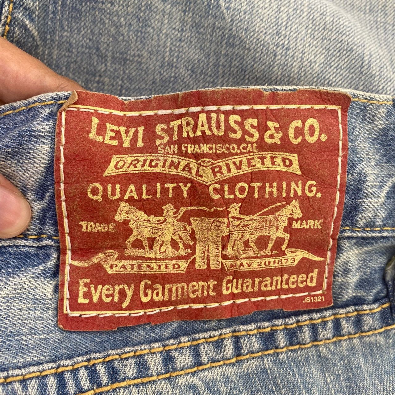 Levi's Vintage Levi’s Thunder Light Wash Style Flare Jeans Size US 30 / EU 46 - 11 Thumbnail