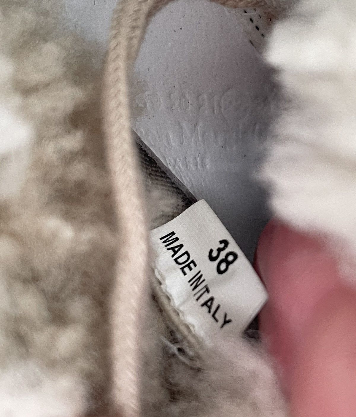 Maison Margiela Beige Shearling GAT Sneakers Size US 8 / IT 38 - 10 Thumbnail