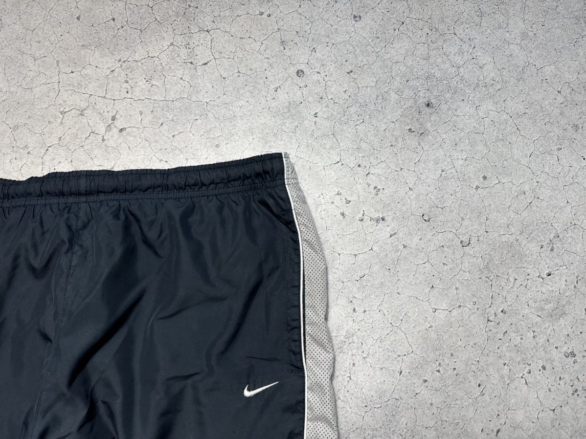 Nike Nike Nylon Track Pants Baggy Drill Y2K Swoosh Hype Vintage Size US 36 / EU 52 - 5 Thumbnail
