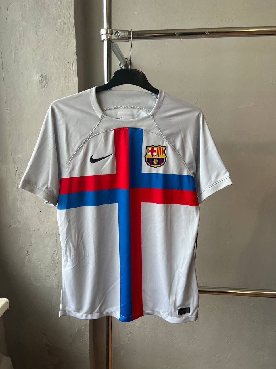 Nike NEW 2022/23 BARCELONA FC THIRD SOCCER JERSEY SHIRT SIZE L Size US L / EU 52-54 / 3 - 4 Thumbnail