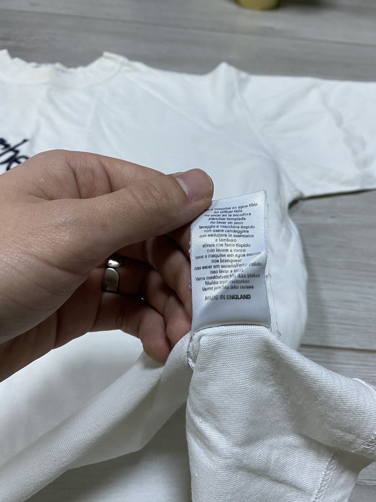 Burberry Burberry international vintage big logo t-shirt Size US M / EU 48-50 / 2 - 5 Thumbnail