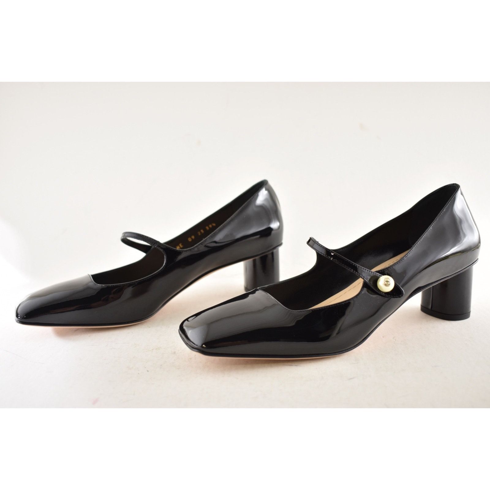 Dior Christian Dior Jolie Black Patent Maryjane Pearl Pump 39.5 Size US 9.5 / IT 39.5 - 16 Thumbnail