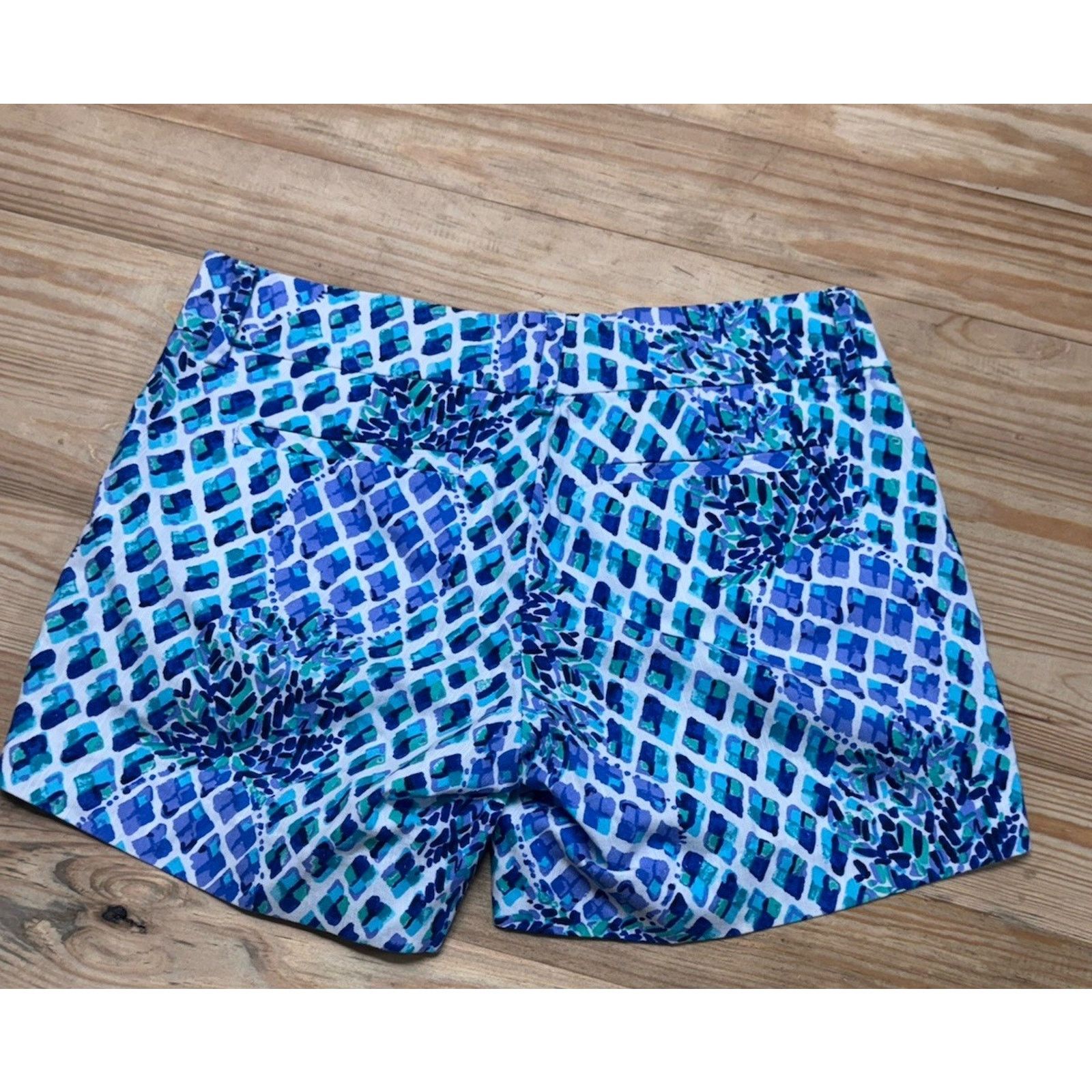 Lilly Pulitzer Lilly Pulitzer Callahan Shorts 0 White Pineapple 5” Blue Size 25" / US 0 / IT 36 - 4 Thumbnail