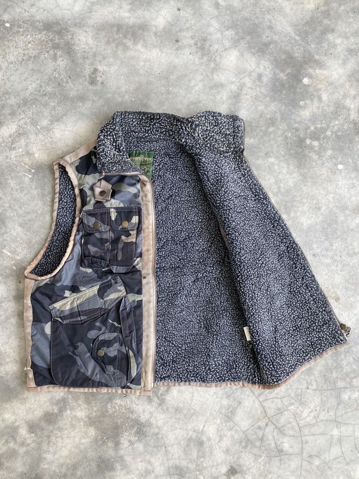 Japanese Brand Evenriver camoflage hunting vest Size US M / EU 48-50 / 2 - 3 Thumbnail
