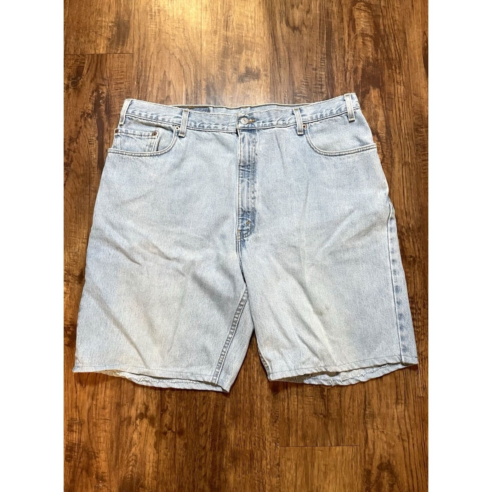 Levi's VINTAGE Levi’s 560 Light Blue Washed Jorts 90s Baggy Size 40x9 Denim Casual Mens 40in Waist 9in Inseam Size US 40 / EU 56 - 5 Thumbnail