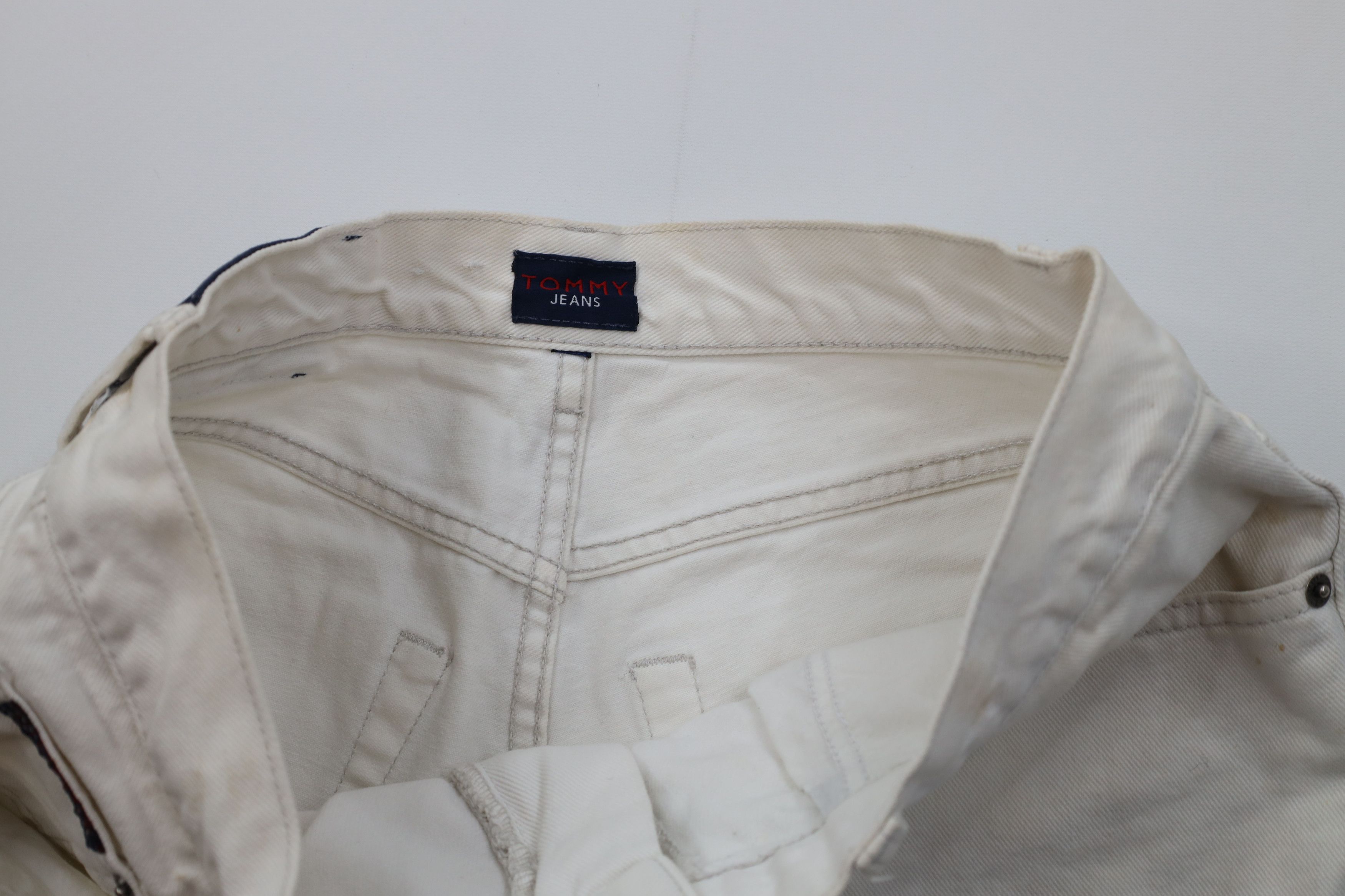 Tommy Hilfiger Vintage 90s Tommy Hilfiger Denim Jean Shorts White Cotton Size US 32 / EU 48 - 9 Thumbnail