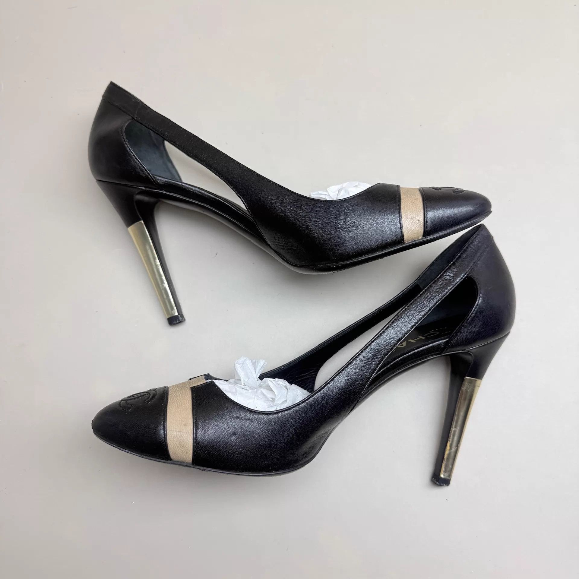 Chanel CHANEL Black & Gold CC Embroidered Heels 39 95New Size US 8.5 / IT 38.5 - 5 Thumbnail
