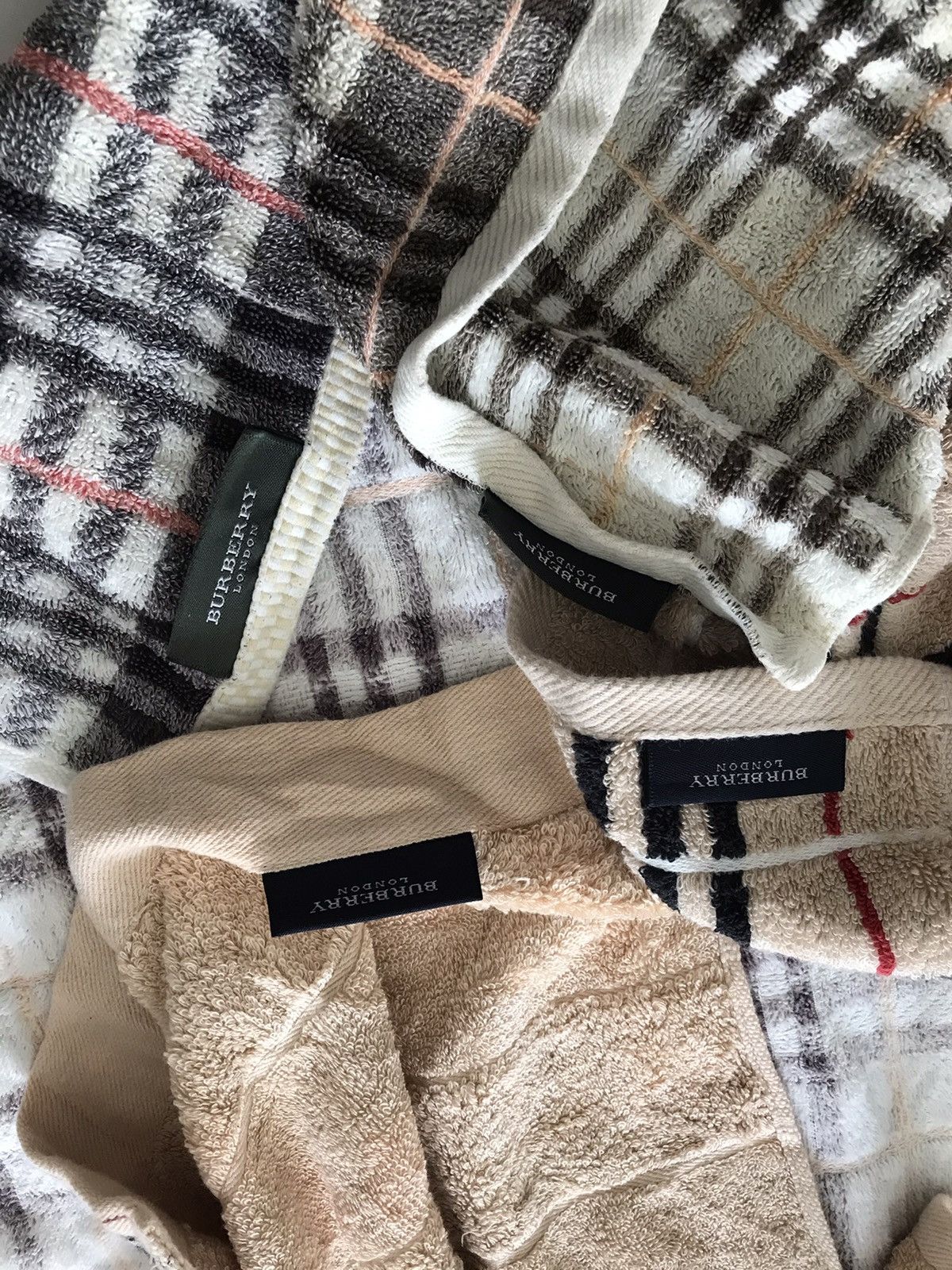 Burberry Combo Lot 4 pcs Burberry London Towels Size ONE SIZE - 6 Thumbnail