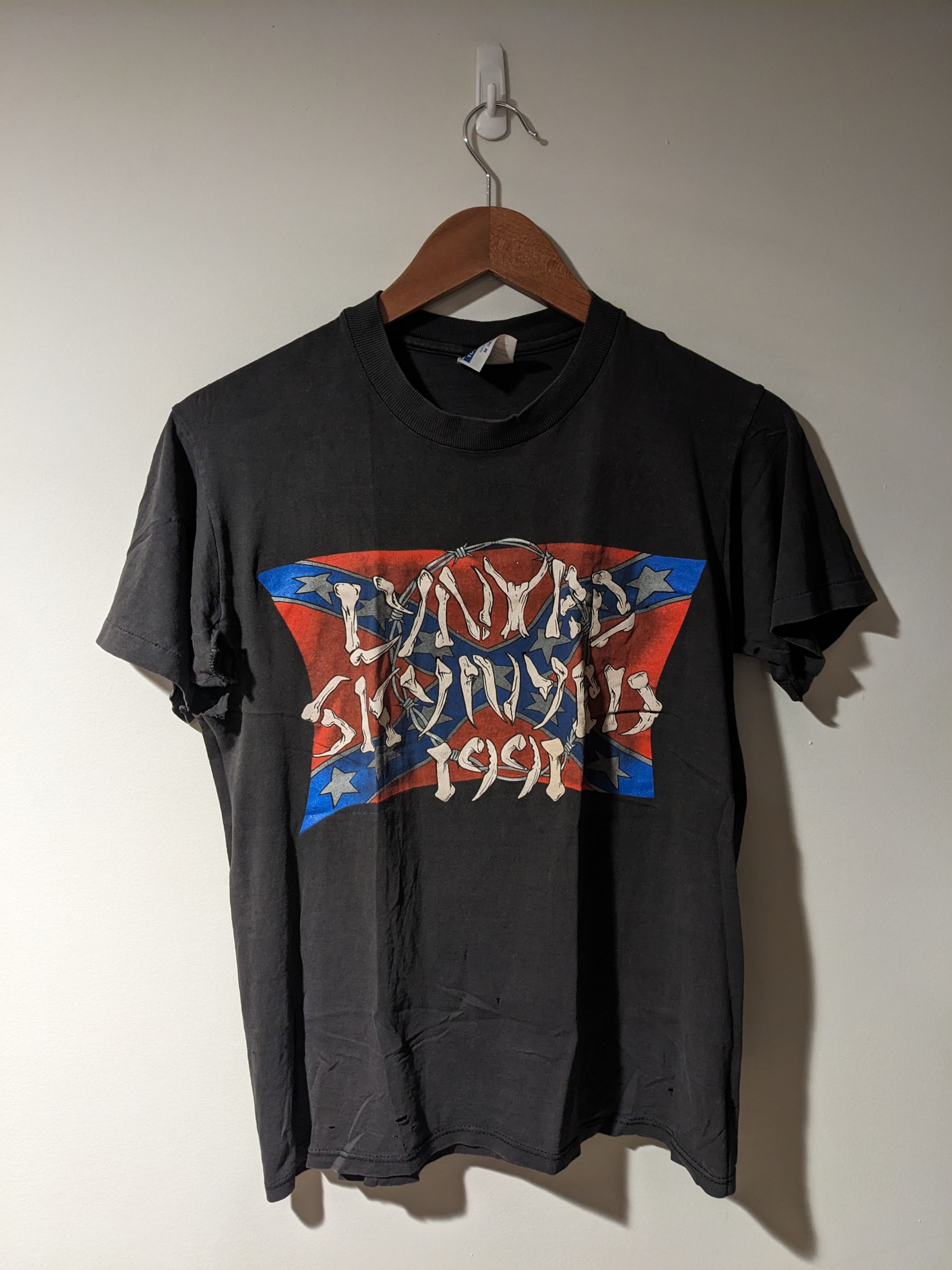 Vintage 1991 Lynyrd Skynyrd DISTRESSED Black Medium T-Shirt