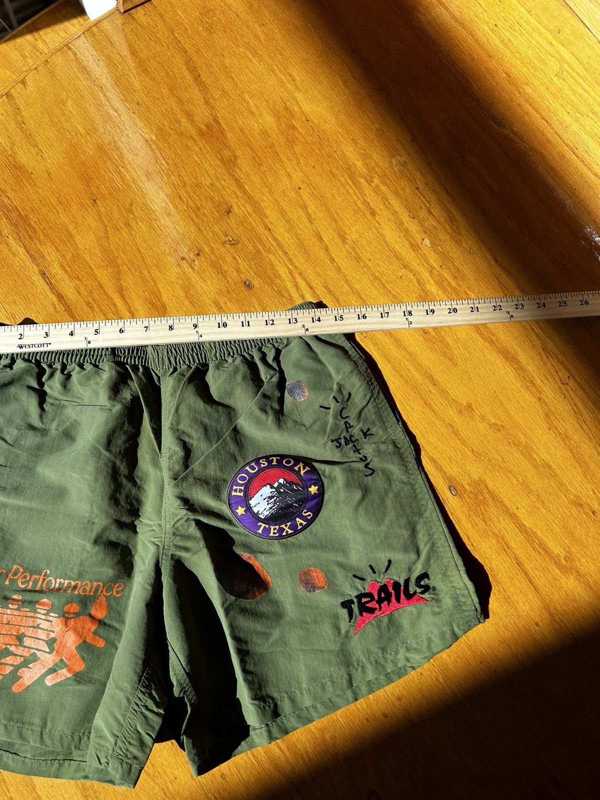 Travis Scott travis scott running wild shorts Size US 32 / EU 48 - 8 Thumbnail