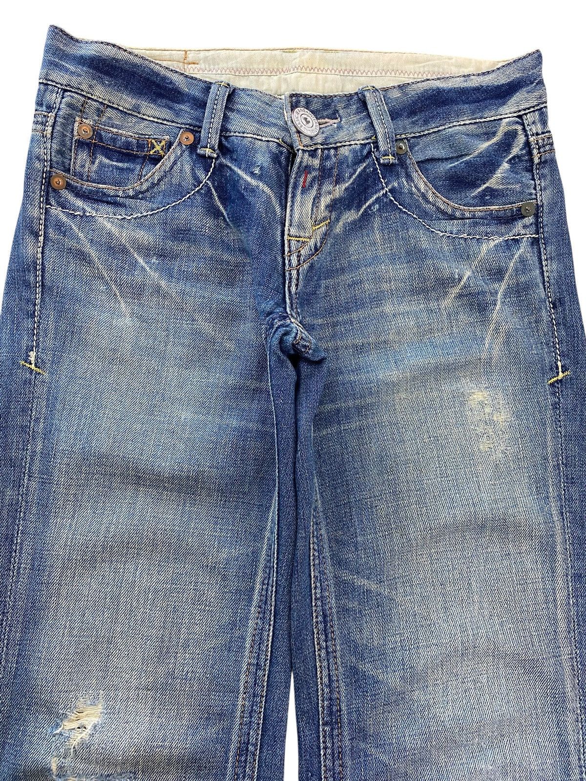 Japanese Brand Japanese Brand Faded Wash Style Flare Leg Jeans Size US 32 / EU 48 - 2 Thumbnail