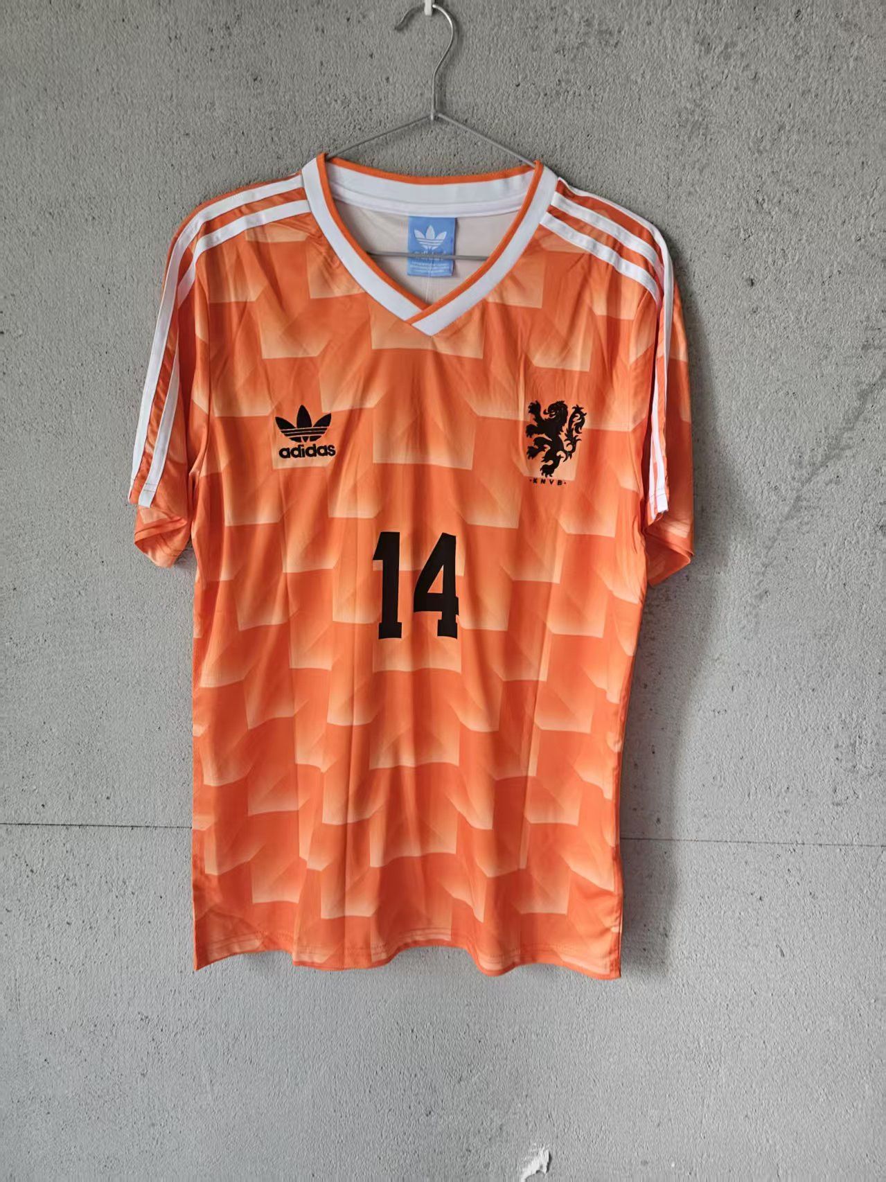 Other 1988 Netherland 14 Johan Cruyff Jersey Size US S / EU 44-46 / 1 - 1 Thumbnail
