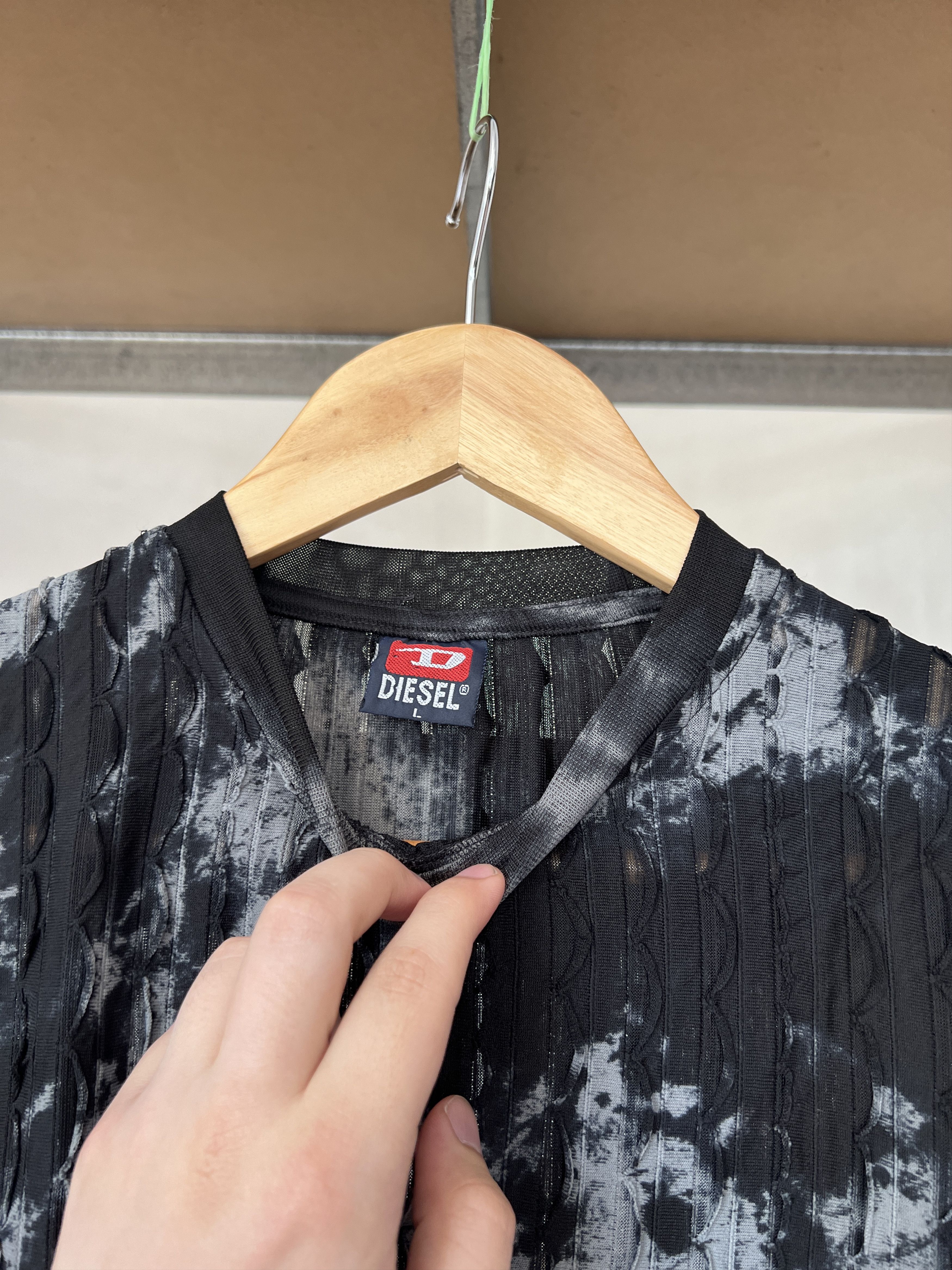 Diesel Diesel Y2K Vintage Abstract Tee Size L / US 10 / IT 46 - 3 Thumbnail