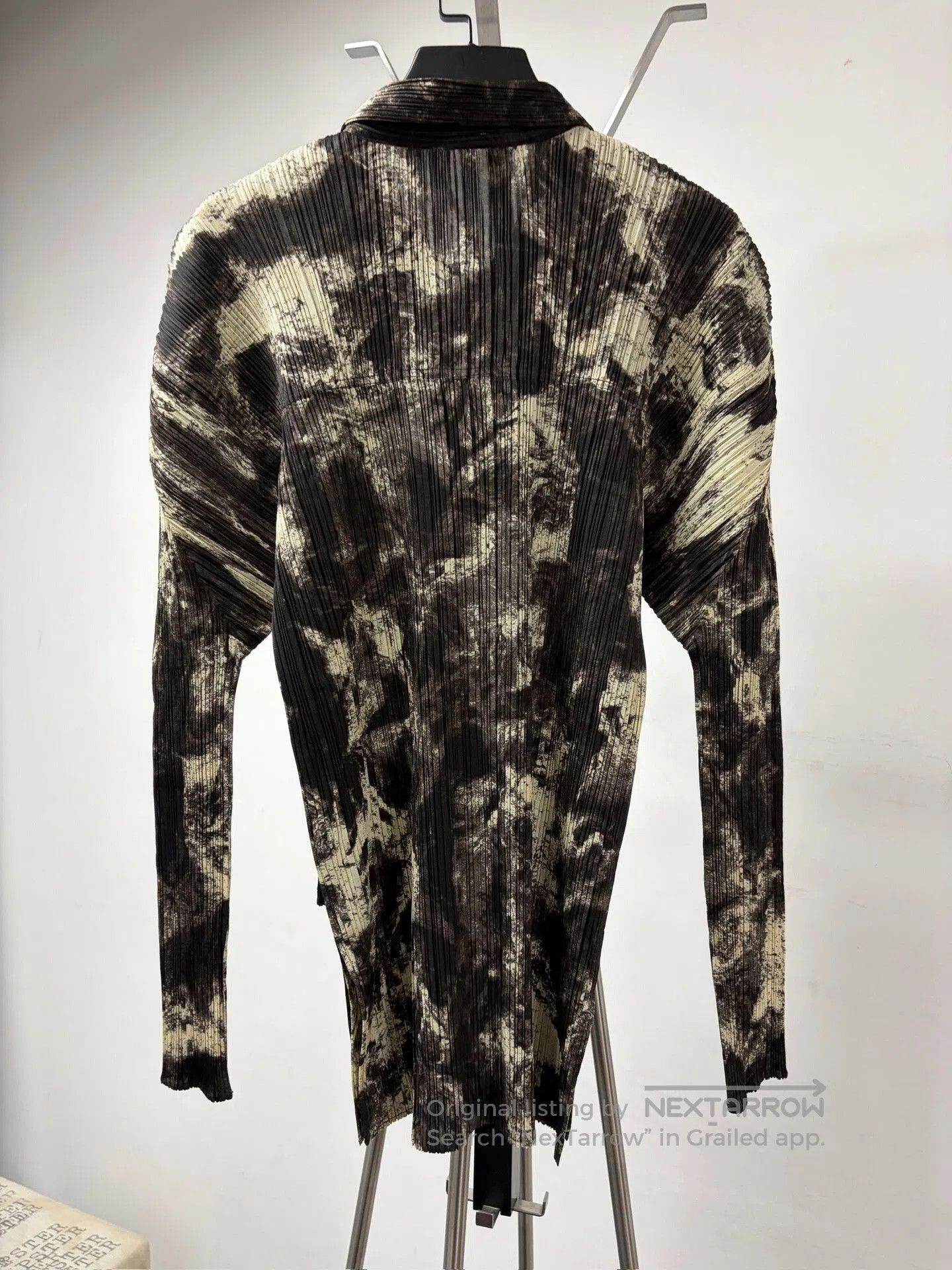 Pleats Please Issey Miyake Pleats Please ISSEY MIYAKE Shirt. Size L / US 10 / IT 46 - 2 Thumbnail