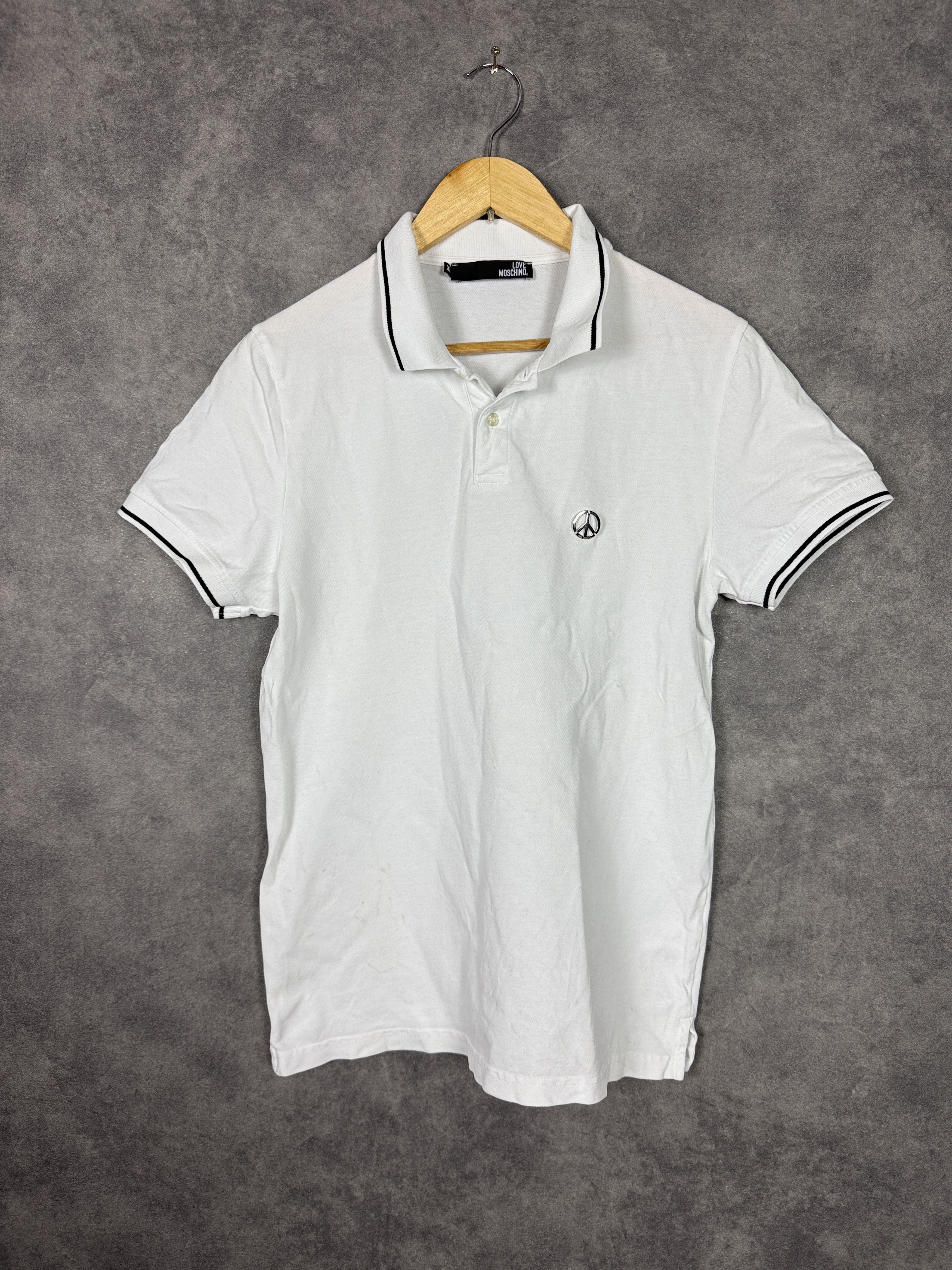 Moschino Love Machine men’s polo shirt with small metal badge white Size US XL / EU 56 / 4 - 1 Thumbnail