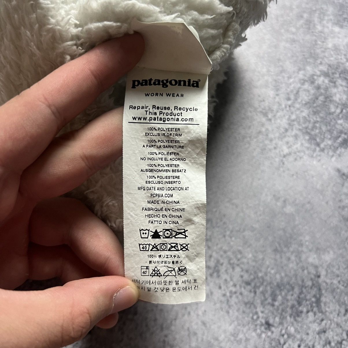 Patagonia Patagonia Furry Hat Kid's White Polyester Size 24M Size 26 - 4 Thumbnail