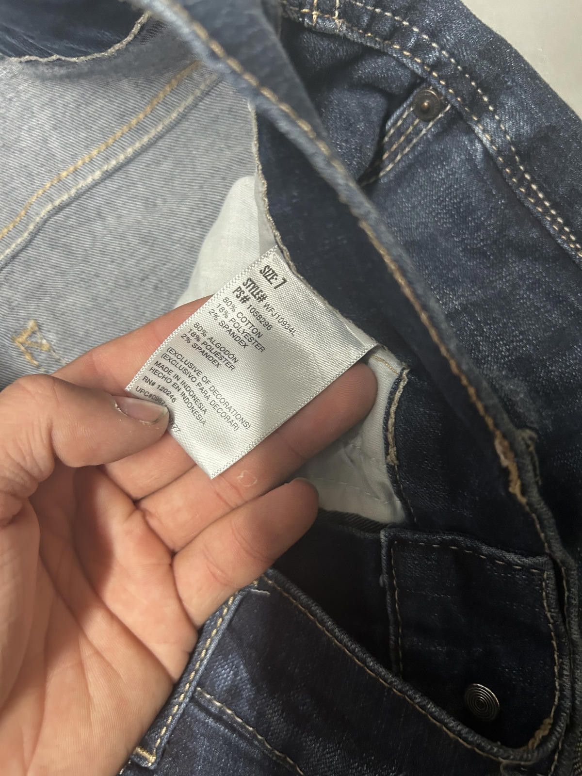 Designer WallFlower Legendary Fit Denim Shorts - Distressed Summer Size 27" / US 4 / IT 40 - 3 Thumbnail