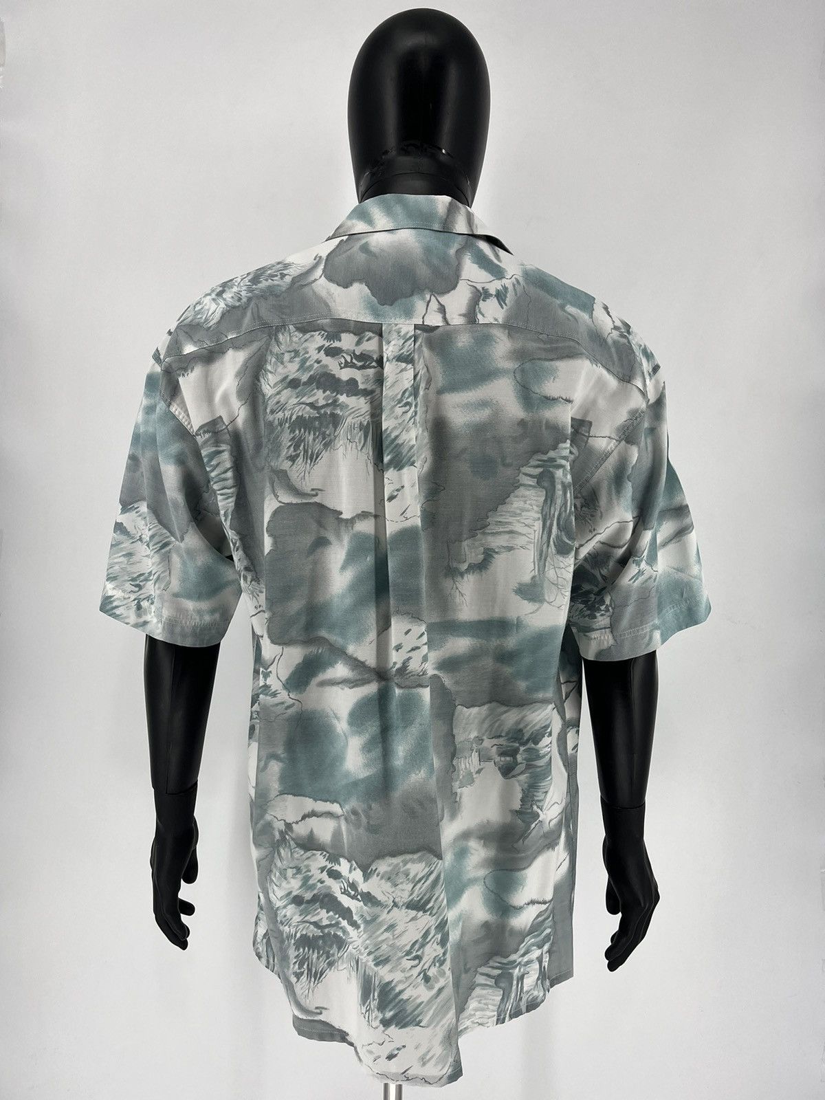 Vintage Vintage Art Streetwear Hawaiian Travis Scott style Size US L / EU 52-54 / 3 - 6 Thumbnail