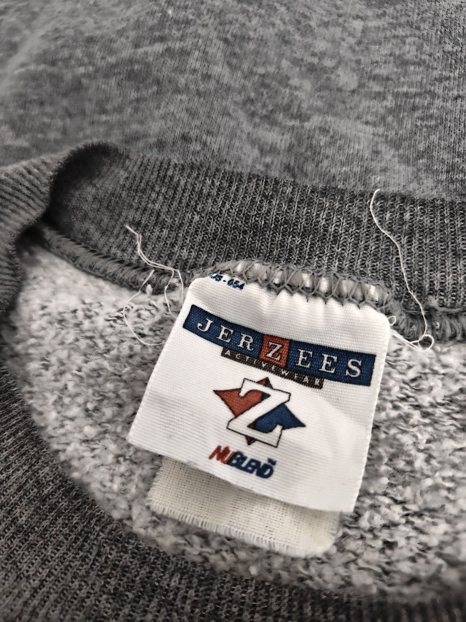 Tommy Hilfiger Vtg Tommy Hilfiger Centre Logo Crewneck Size US L / EU 52-54 / 3 - 3 Thumbnail