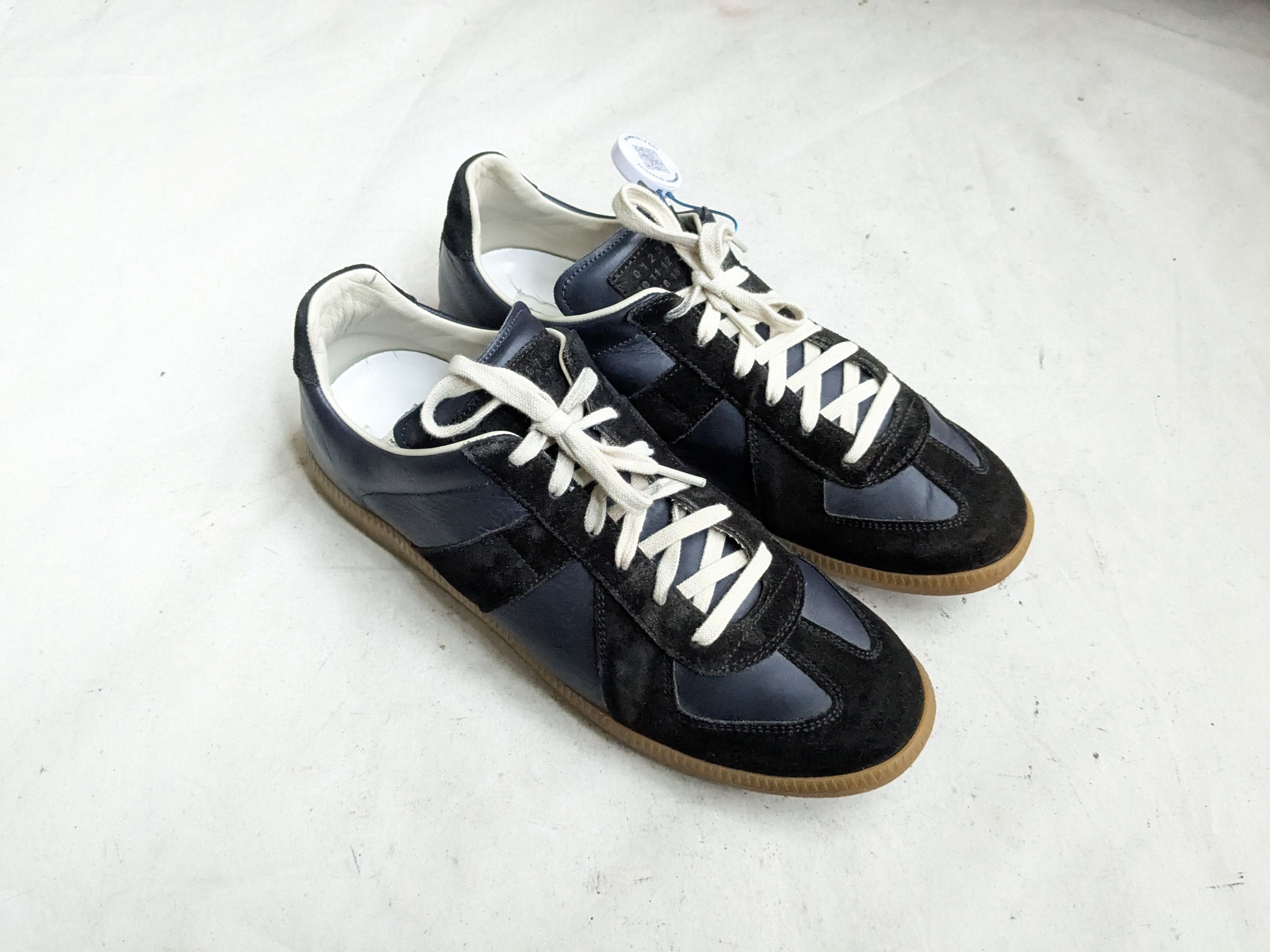 Maison Margiela Maison Margiela Replica GAT Navy Blue 10 43 Low Tops Gum Size US 10 / EU 43 - 2 Thumbnail