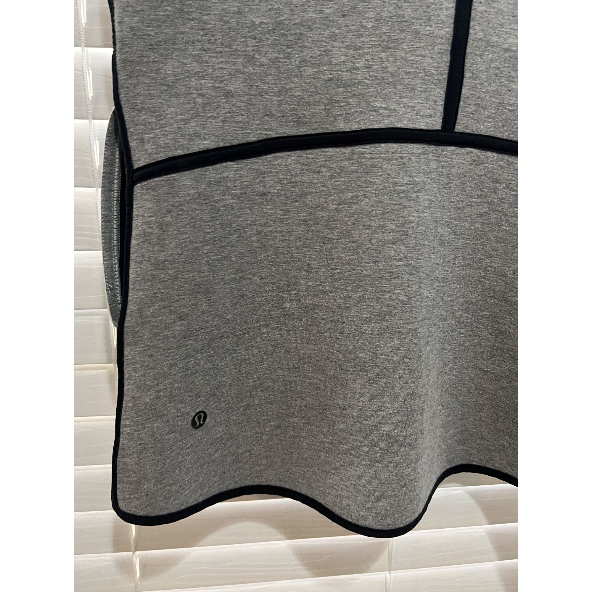 Lululemon Lululemon Women's Reversible Imsculpt Vest - Size 8 Size M / US 6-8 / IT 42-44 - 4 Thumbnail