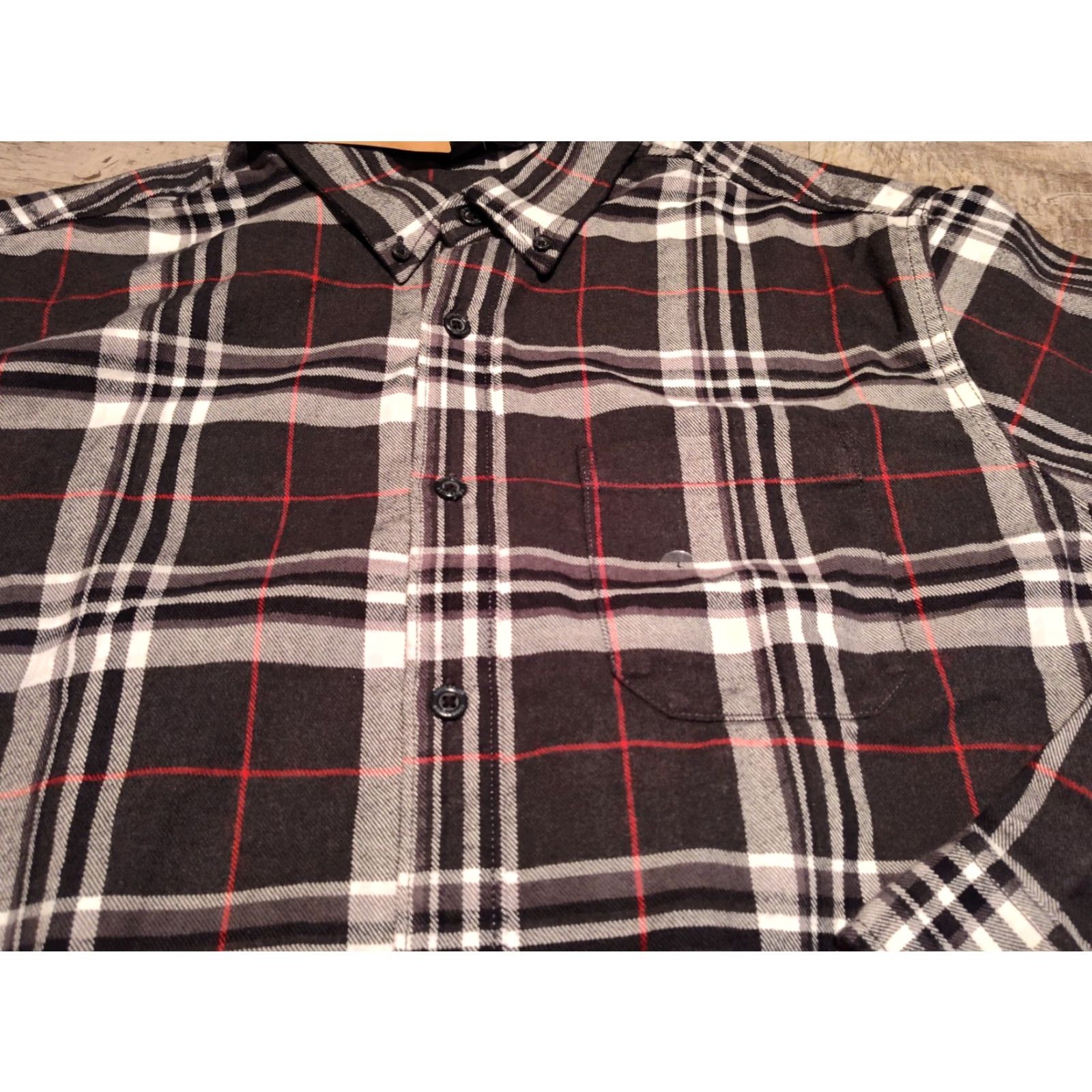 Eddie Bauer Eddie Bauer Men's Flannel Button-Up Shirt Classic Fit Plaid Charcoal L Size US L / EU 52-54 / 3 - 5 Thumbnail
