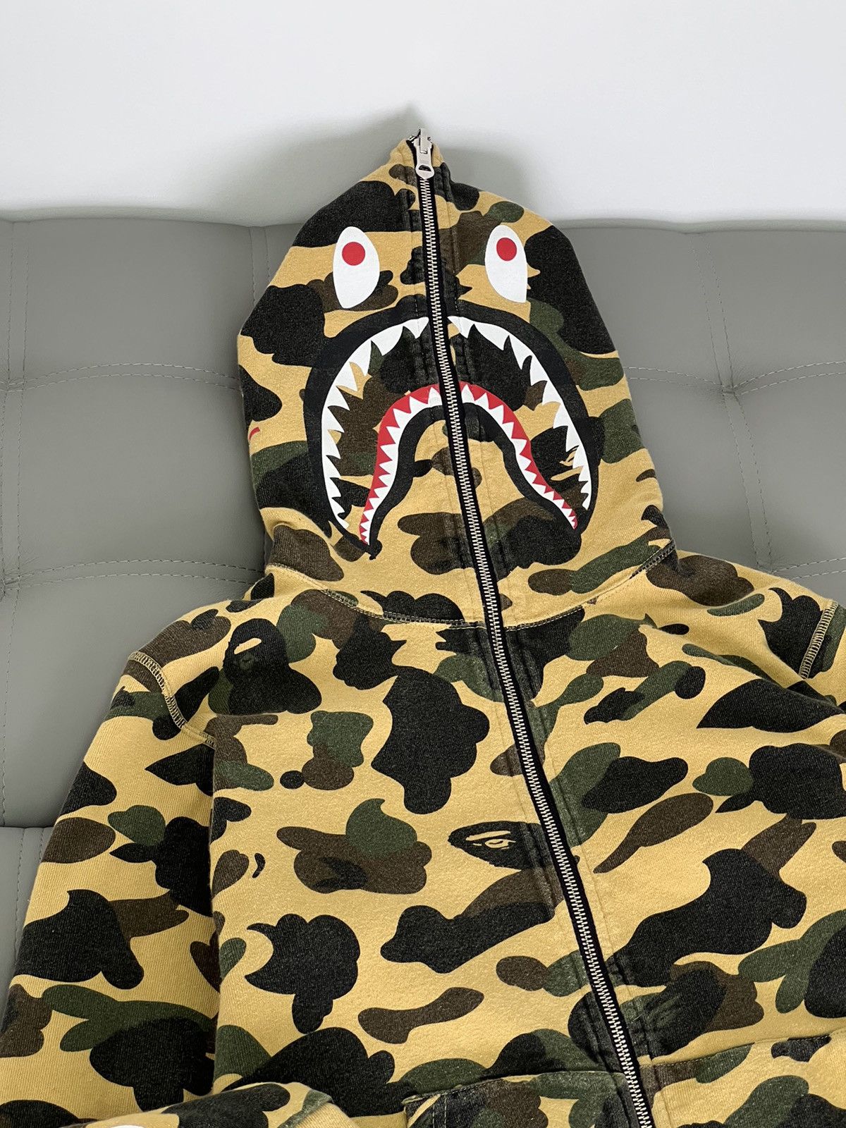 Bape Reversible camouflage with black Bape Shark print hoodie Size US S / EU 44-46 / 1 - 8 Thumbnail