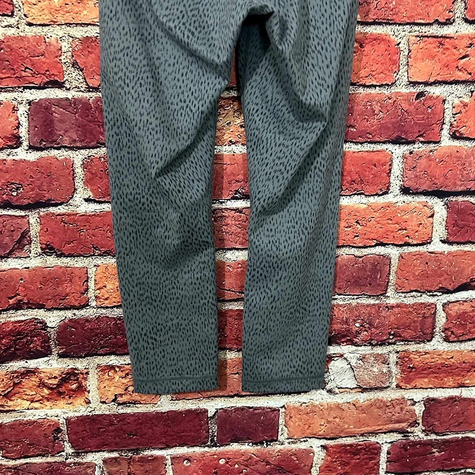 Lululemon lululemon leggings size 6 Size 28" / US 6 / IT 42 - 6 Thumbnail