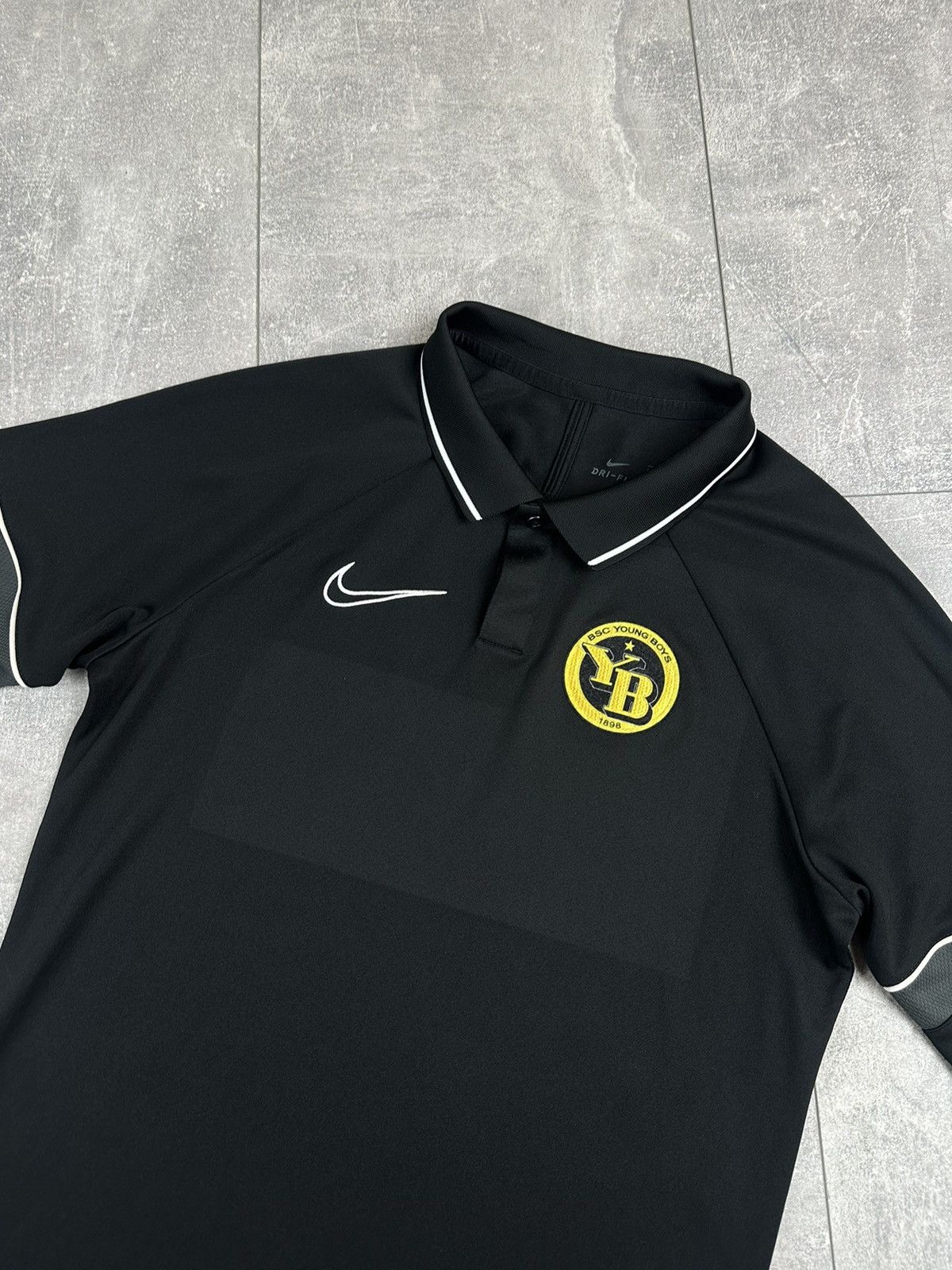 Nike Nike BSC Young Boys Polo Soccer Football Jersey 2019/20 Size US S / EU 44-46 / 1 - 3 Thumbnail